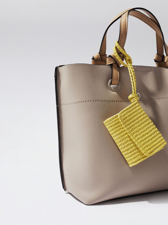 Bolsa Everyday Shopper com Pingente - Marrom