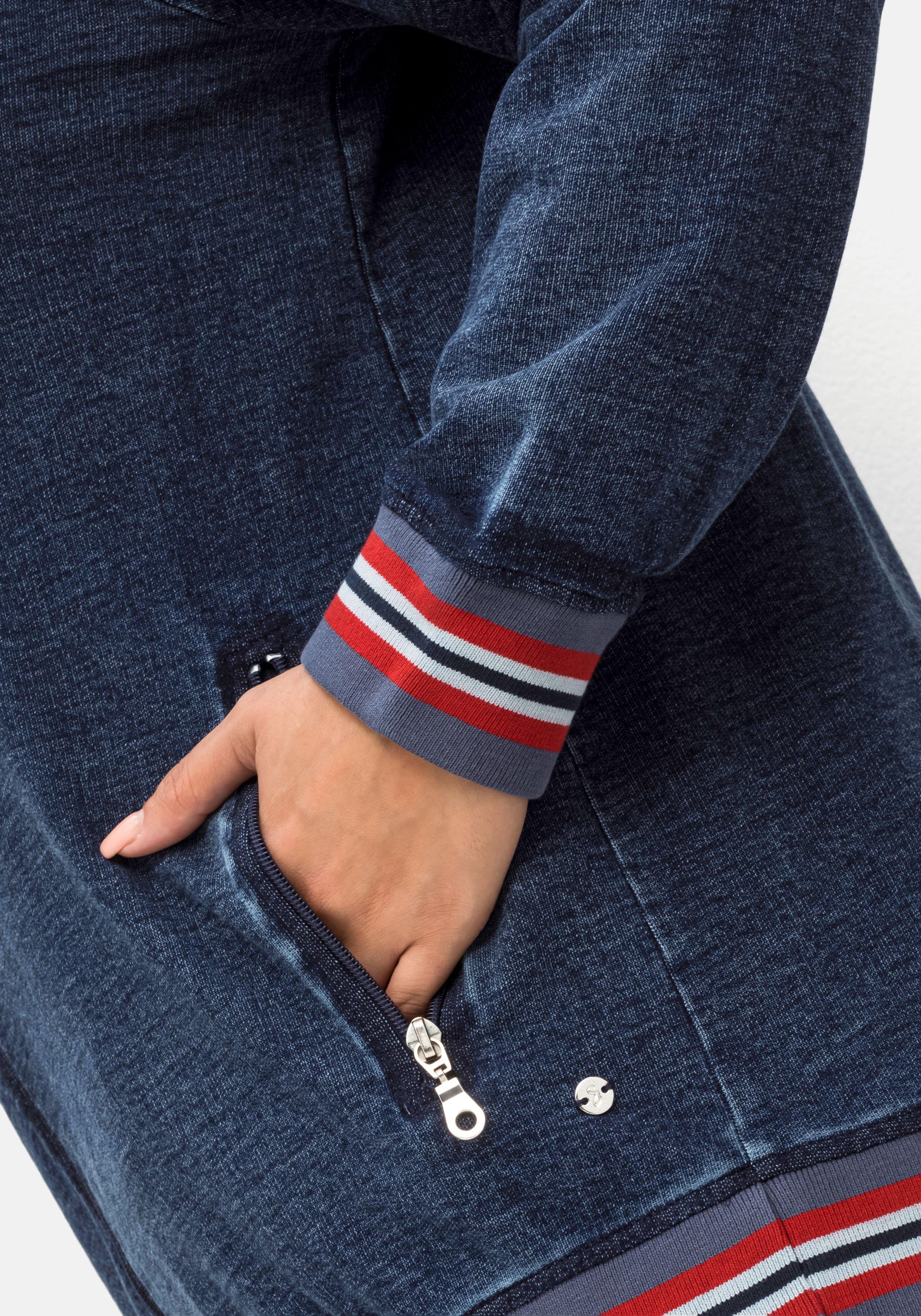 Sweatjacke in Denim-Optik, mit Streifenbündchen