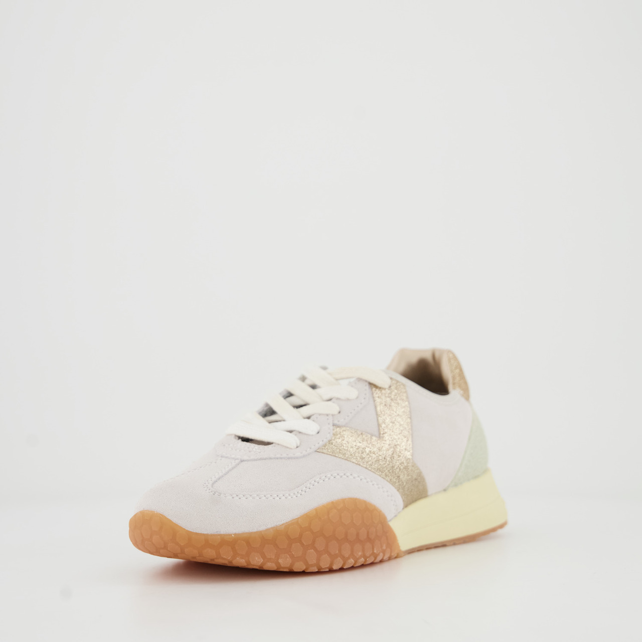 Keh-noo Sneaker