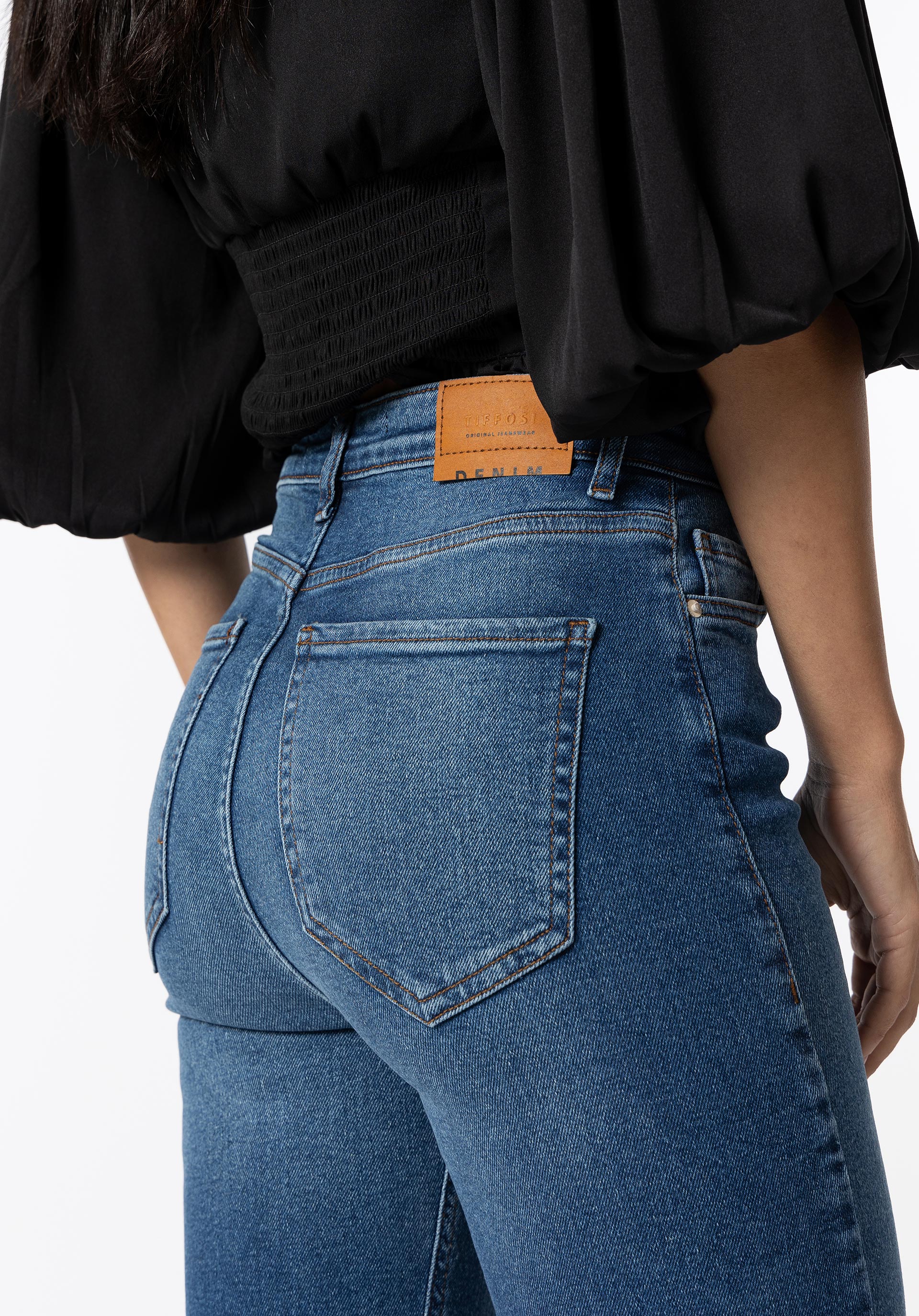 Jeans Mom Slim Fit Cintura Alta
