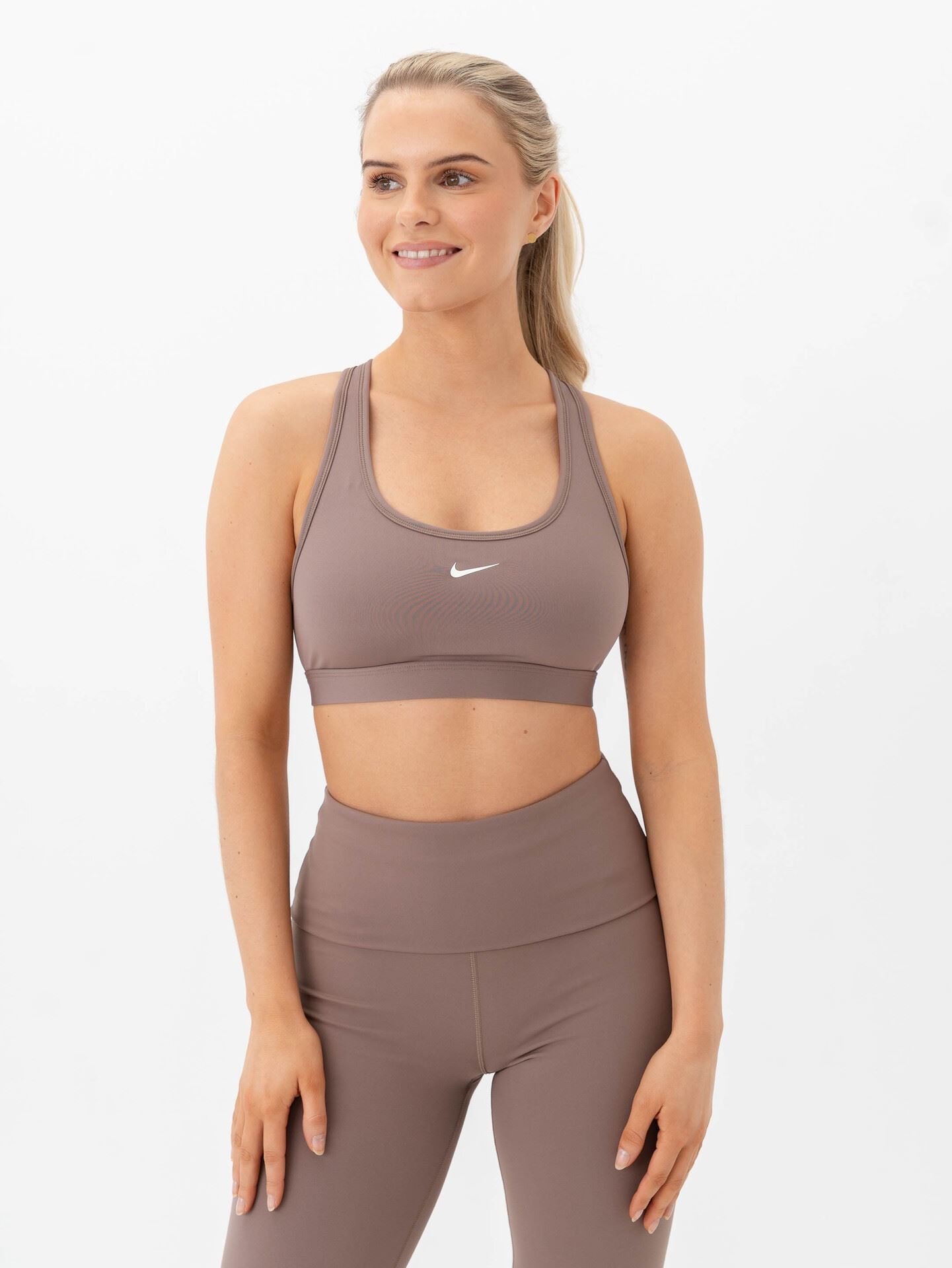 Swoosh Light Support Non-Padded Sports Bra