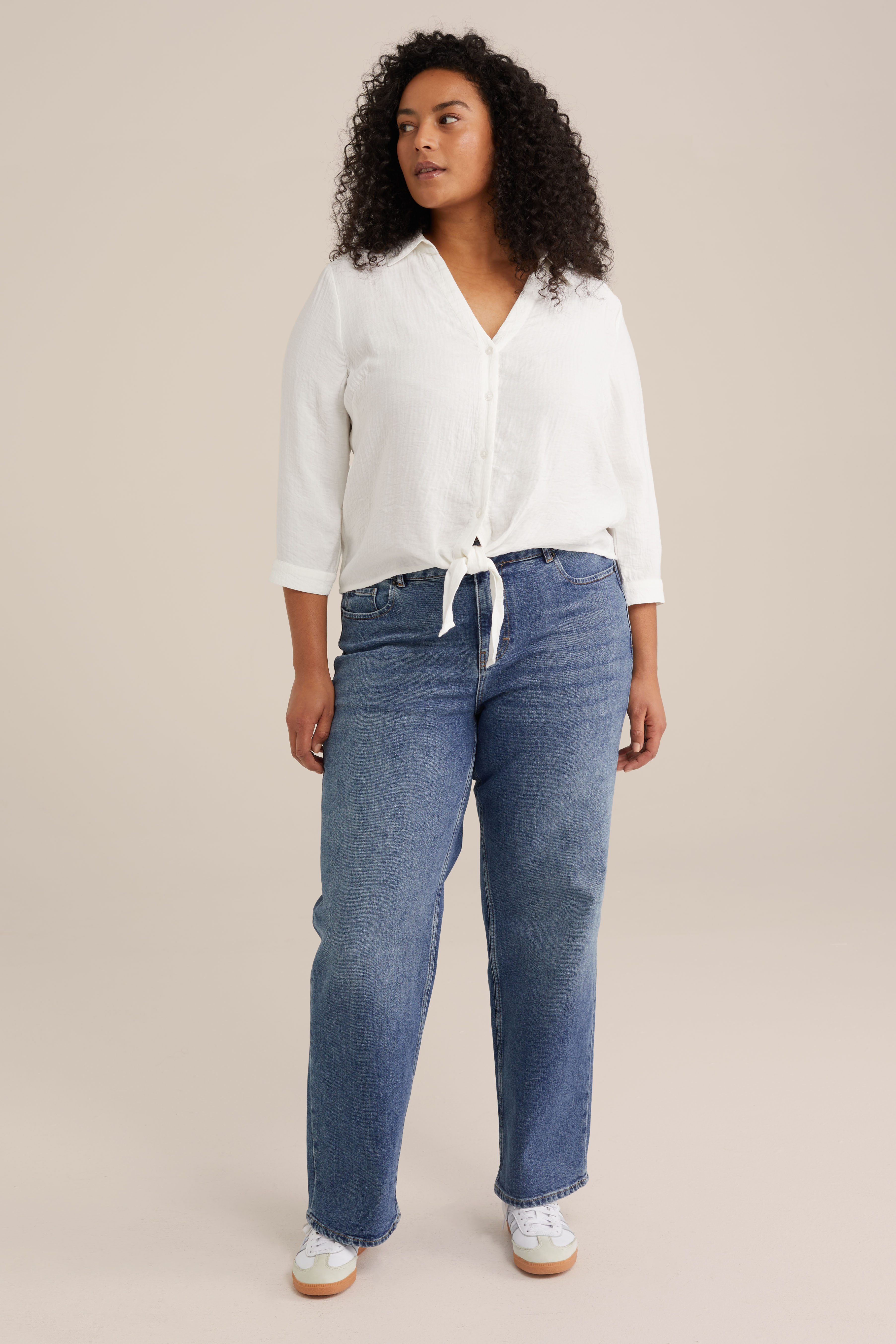 blouse met knoopdetail - Curve WE Fashion Wit