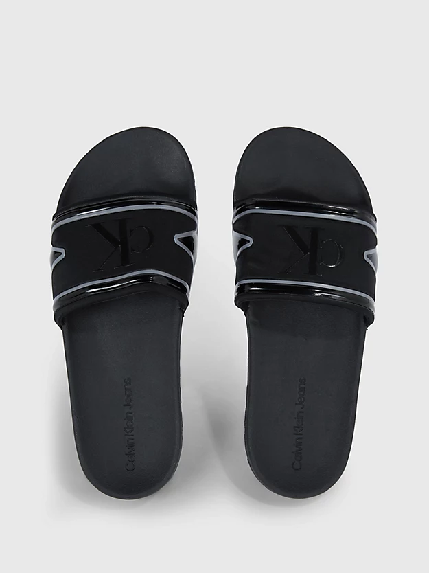 Chinelo com logotipo