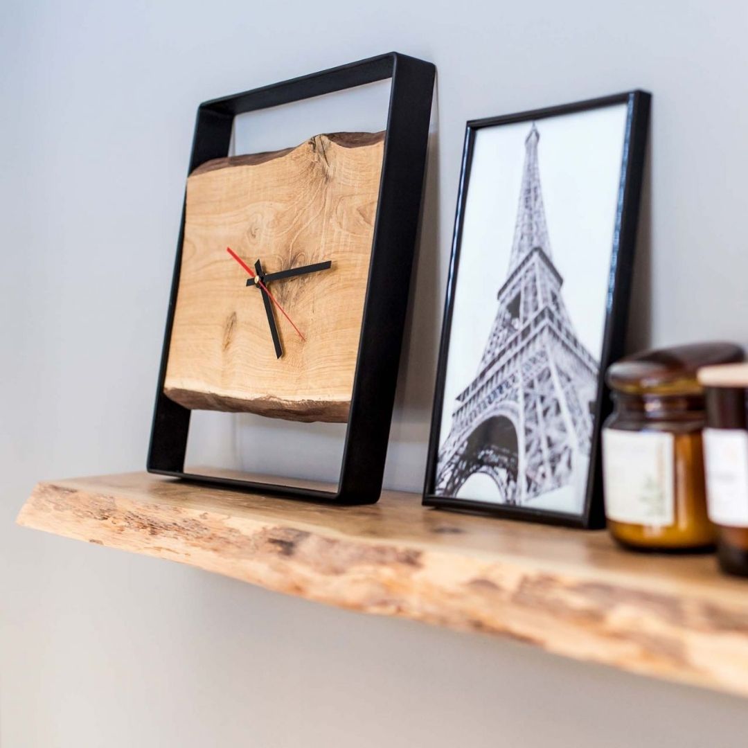 holz4home® Quadratische Wanduhr mit Stahlrahmen aus massiver Eiche von holz4home® | ohne Nuten