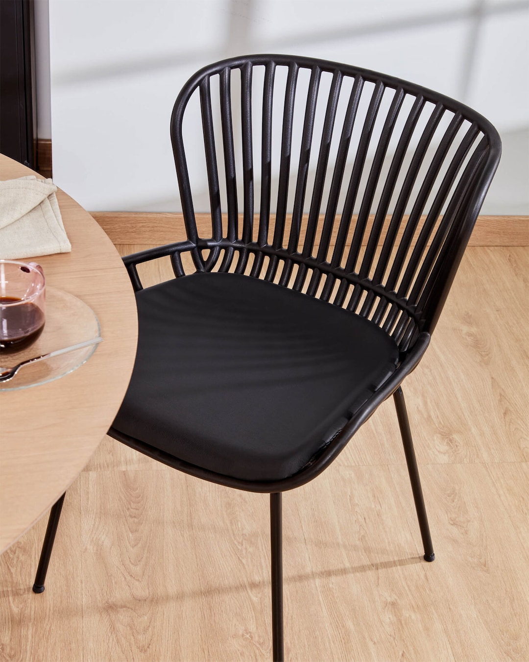 Kave Home Esszimmerstuhl SURPIK schwarz