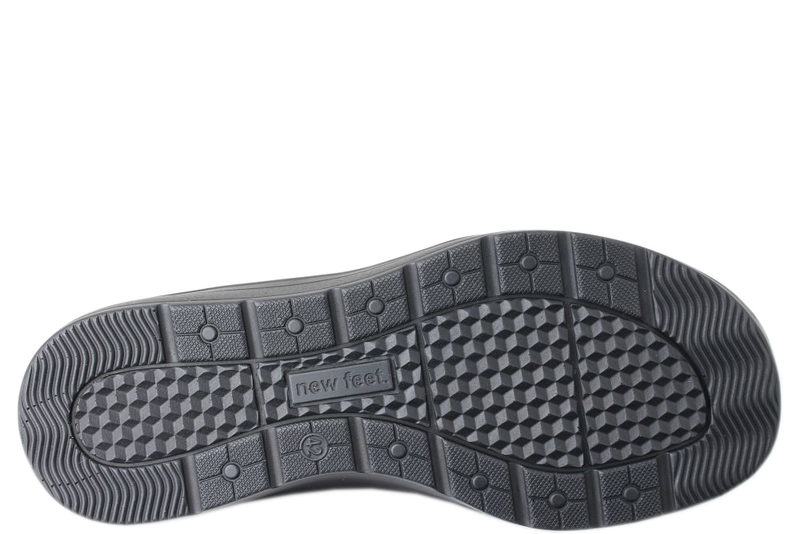 NEW FEET SORT HERRE