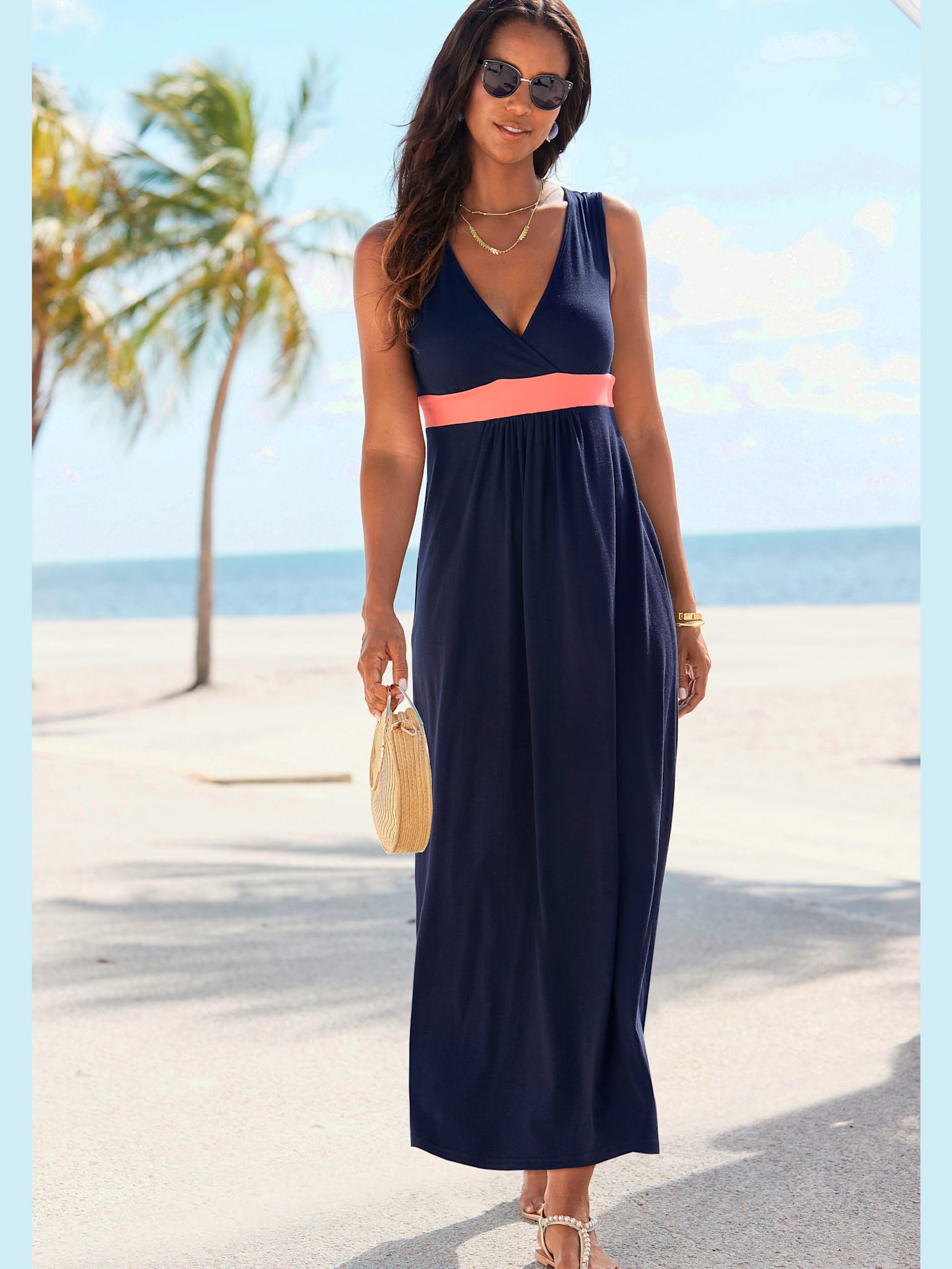 Robe longue encolure en v aspect superposé