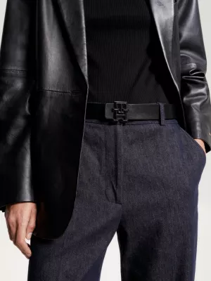 Cinto de couro luxuoso com fivela monogramada