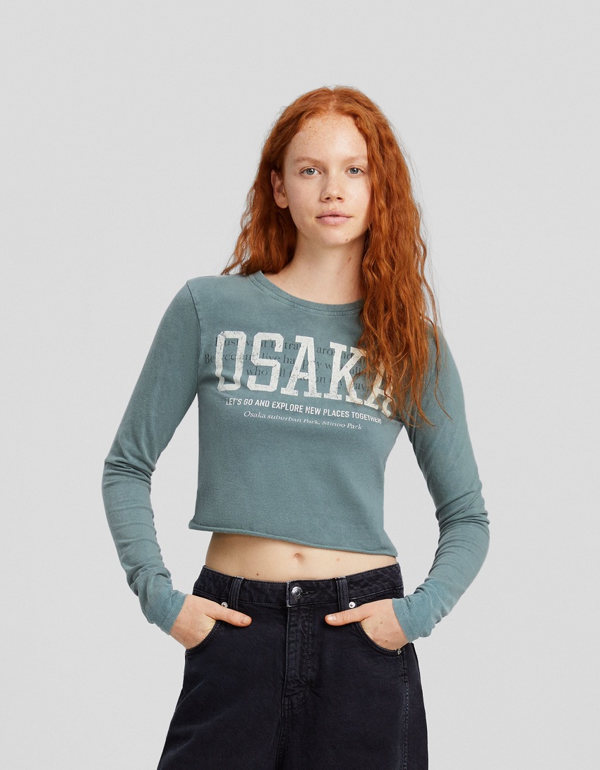 Camiseta cropped de manga comprida estampada