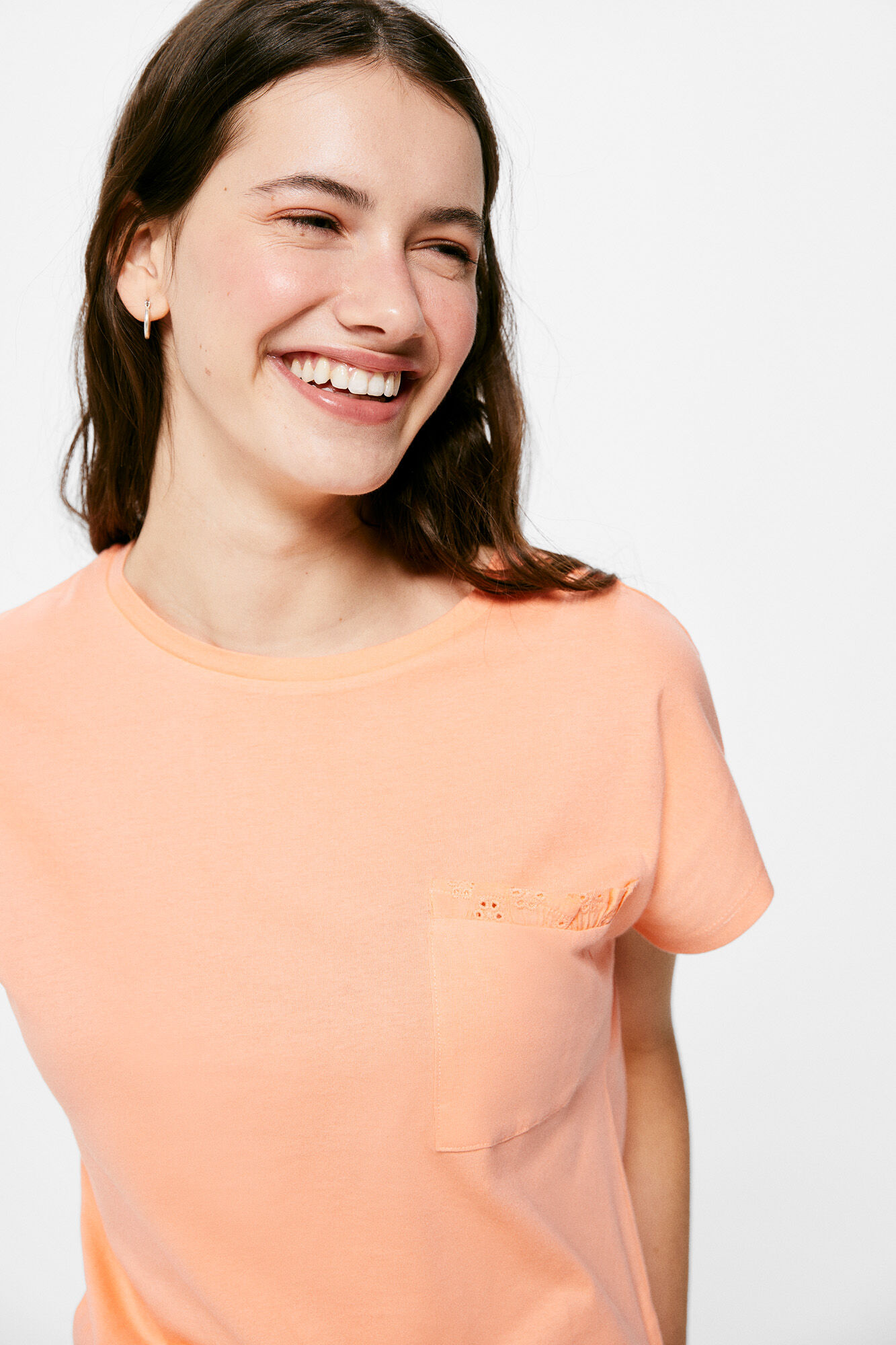 Camiseta de bolso com bordado suíço - Bordô