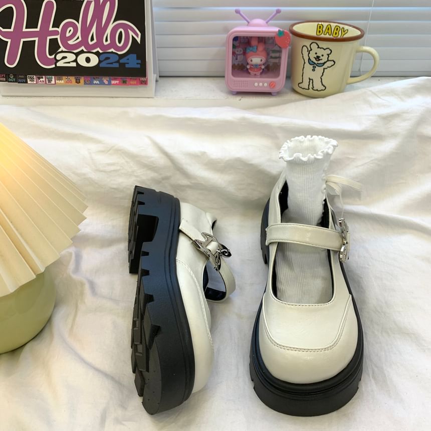 DURAC - Kunstleren Mary Jane Platform Schoenen met Vlindergesp