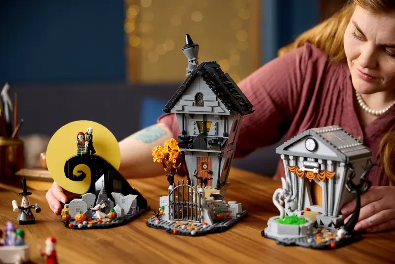 (2193-tlg. Set) Ideas Klemmbausteine Architektur Spielzeug Bausatz (21351) Lizenziert - Tim Burtons Disney Film Nightmare Before Christmas