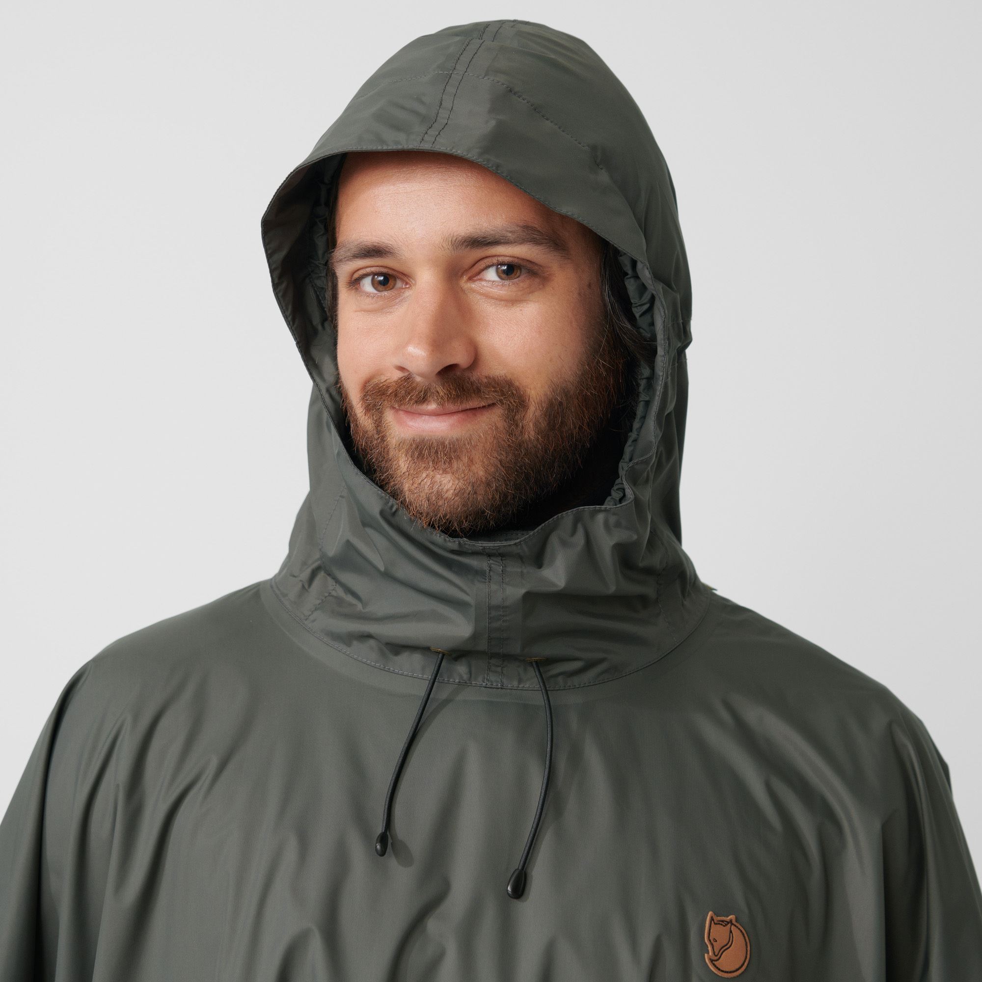 Fjällräven Poncho for regnværsdager på nett