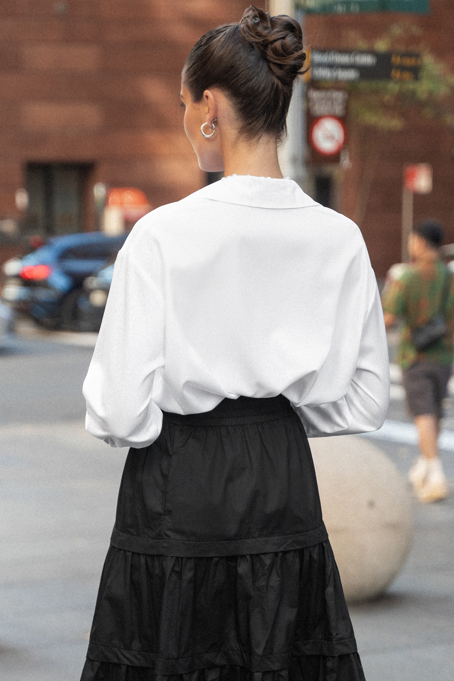 Chemise à manches longues et boutons sur le devant blanche