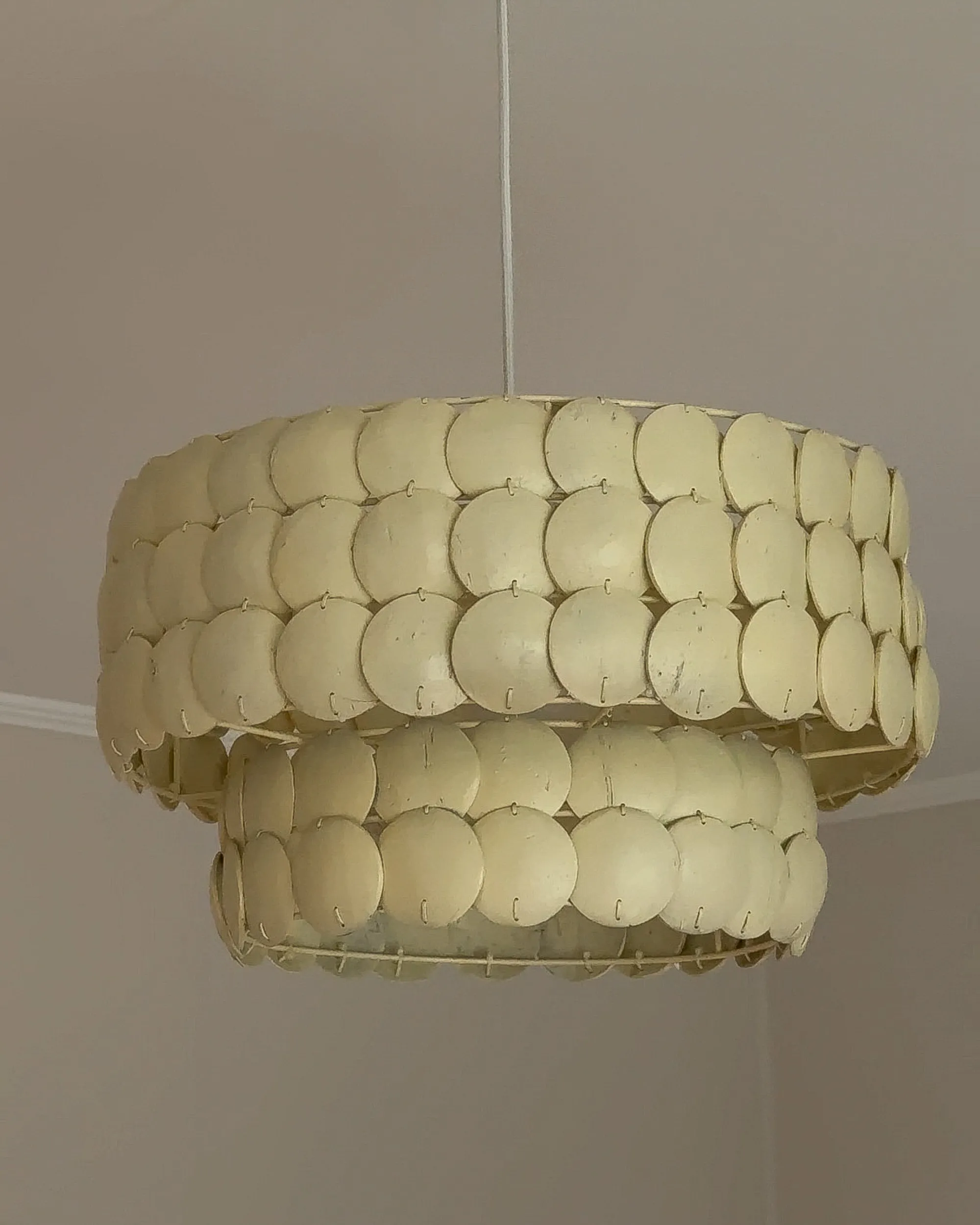 Kroonluchter KOTMALE Kokosnootschaal Lichtbeige
