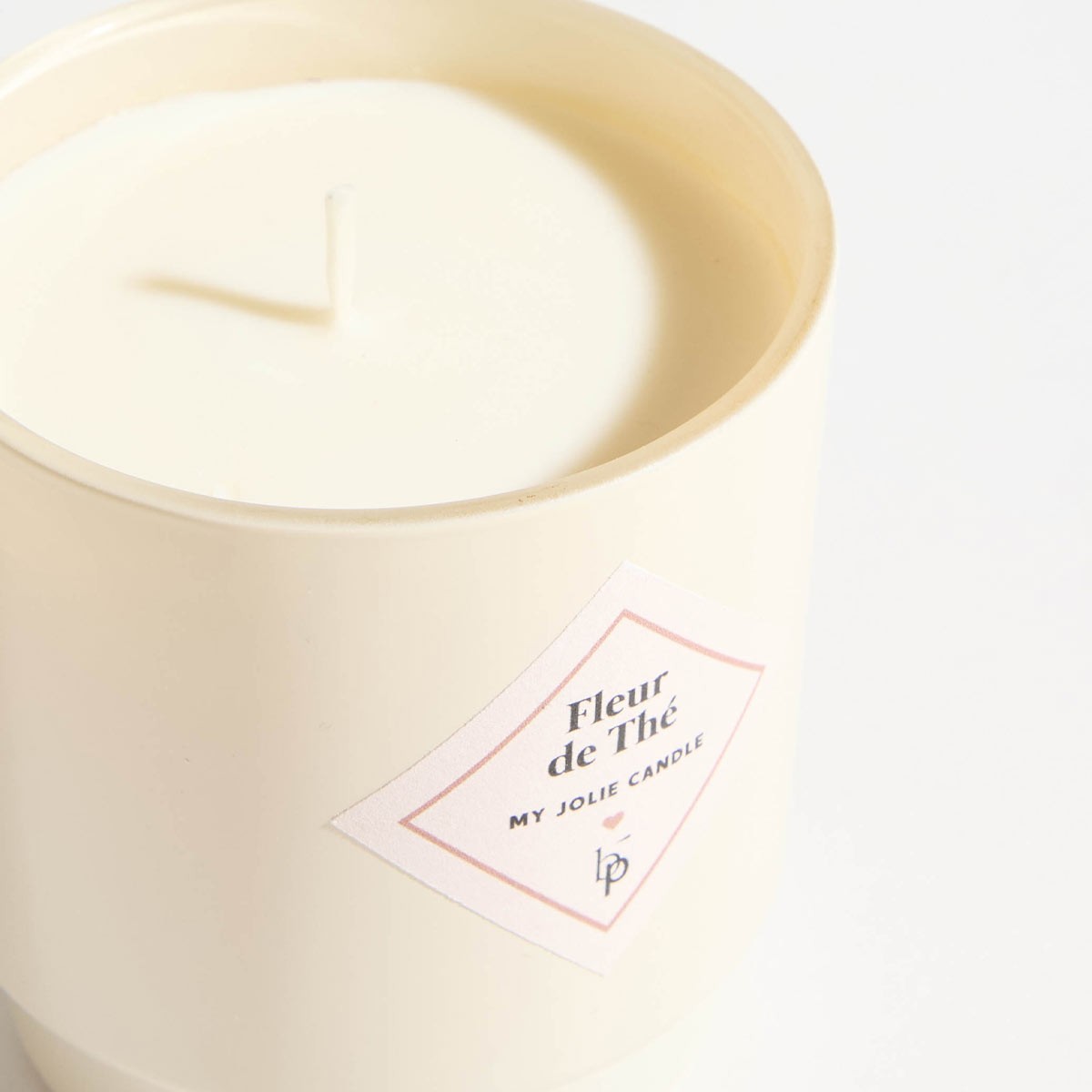 Bougie parfumée - Exclu Beauté Privée - Fleur de thé - Bracelet acier inoxydable doré - 180 g