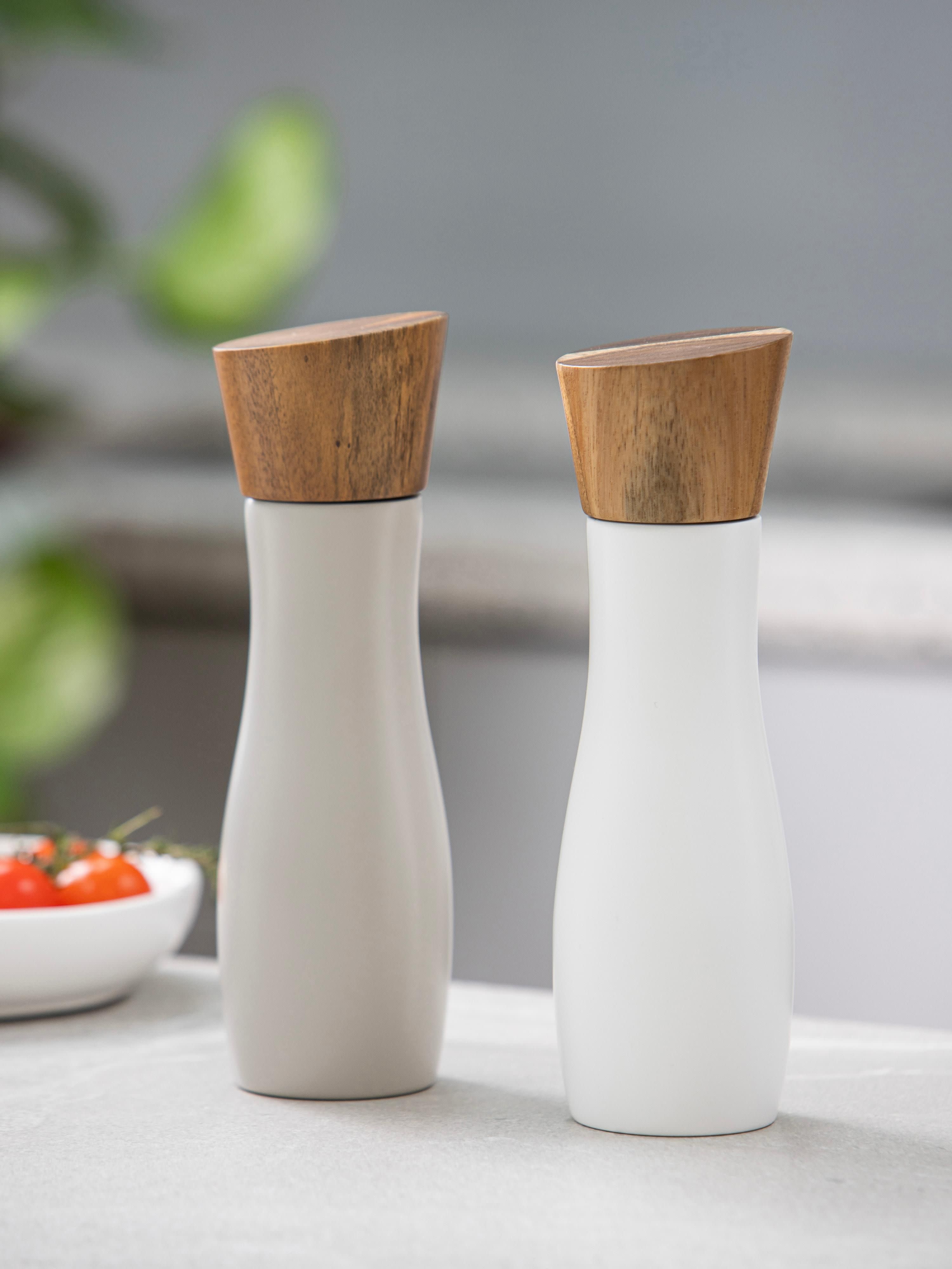 Zout- en pepermolen Essentials met deksel van acaciahout, set van 2