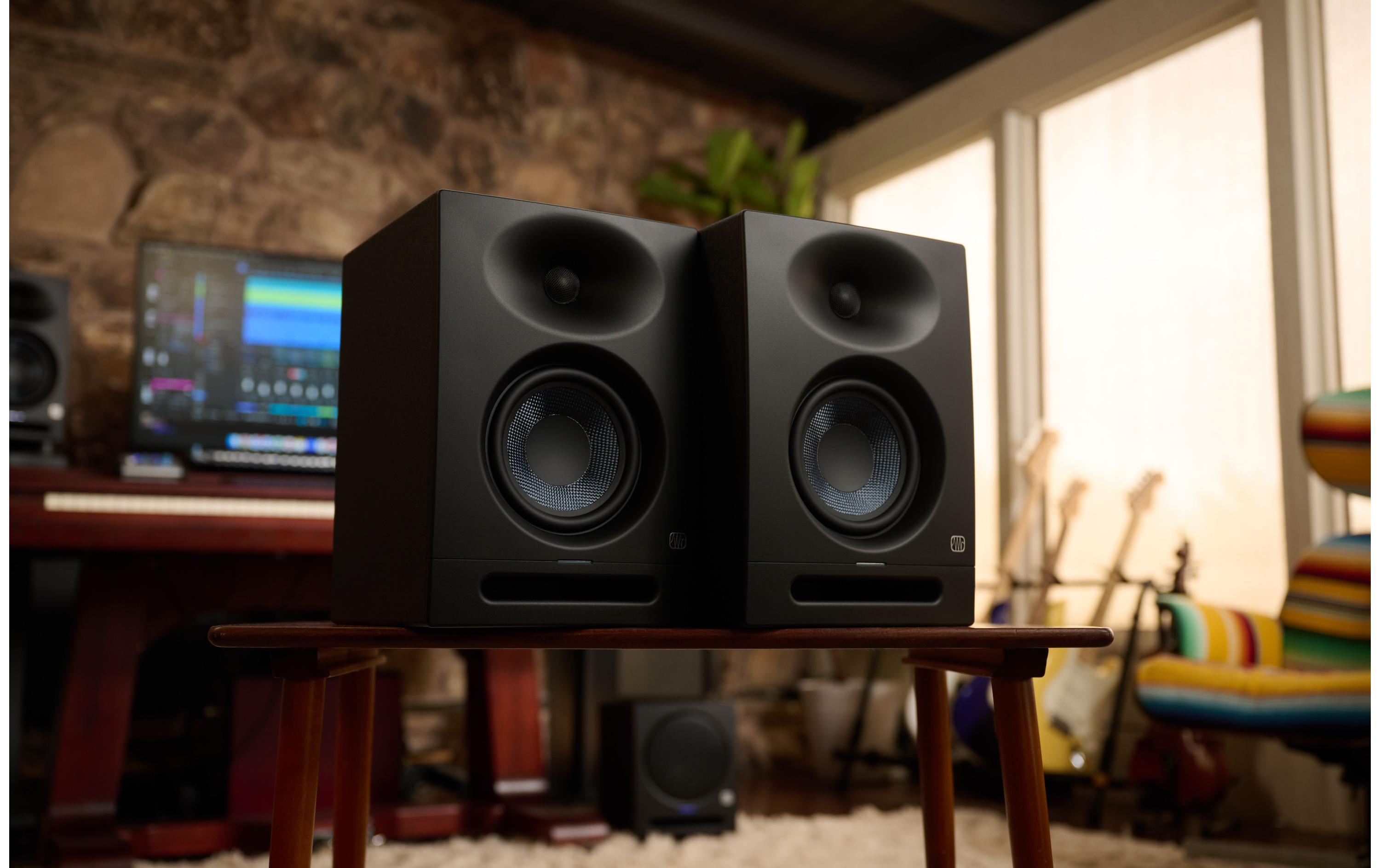 Studiomonitor Eris Studio 5 Schwarz<br>Aktive 5.25-Zoll 2-Wege-Studiomonitore mit EBM Wave Guide