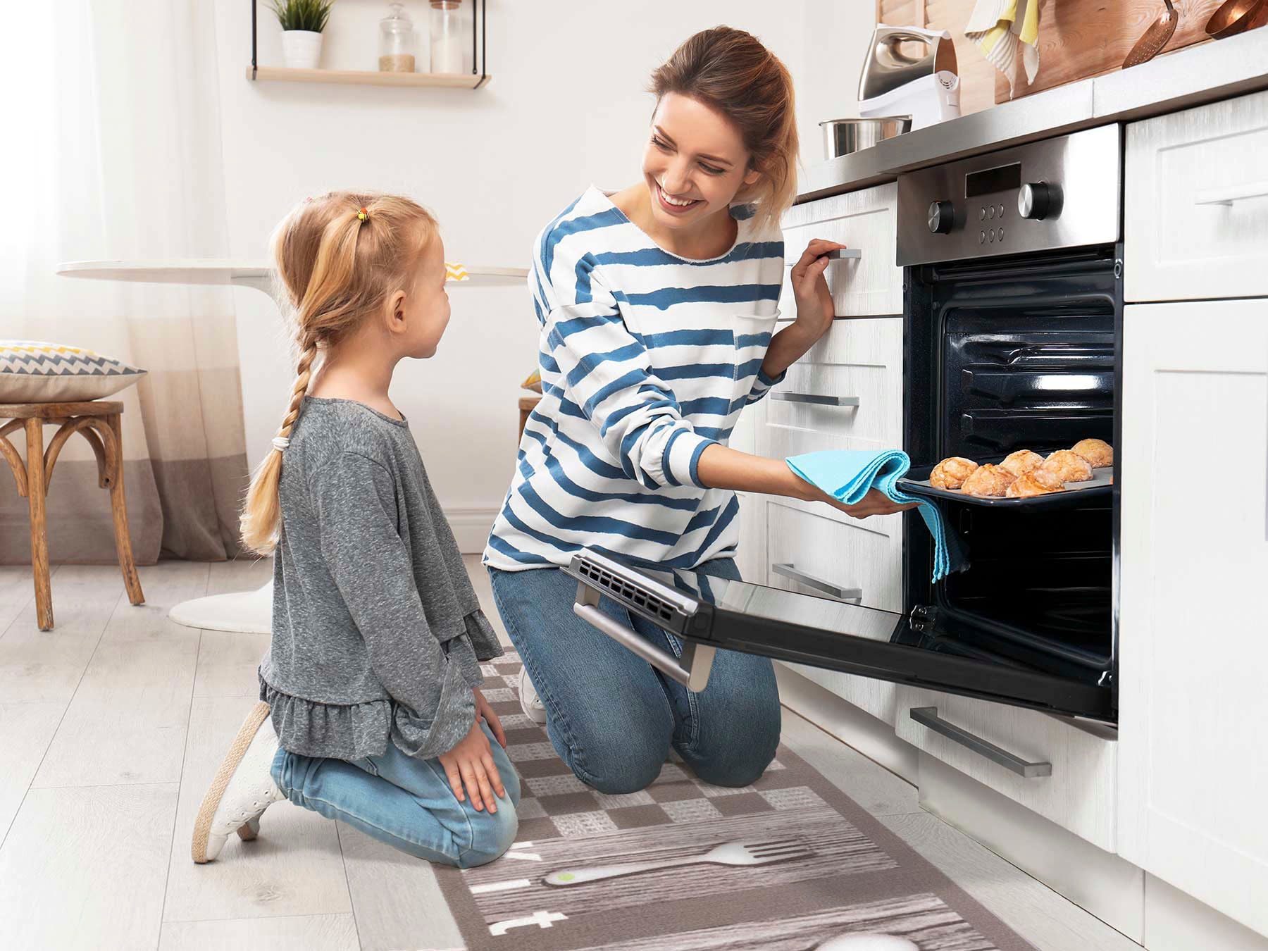 Primaflor-Ideen in Textil Küchenläufer »KITCHEN, Made in Belgium« rechteckig 5 mm Höhe mit Schriftzug & Motiv Besteck, rutschhemmend, waschbar, Küche