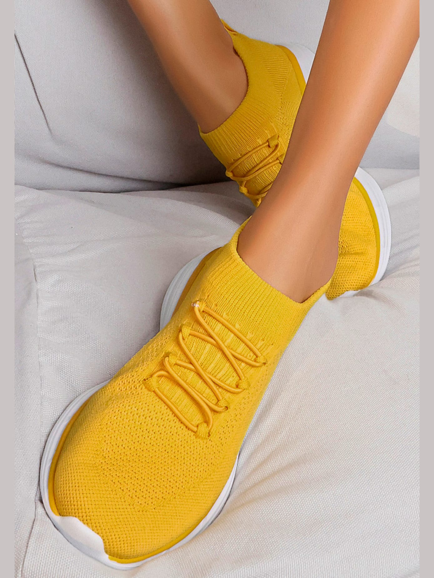 Baskets matière textile extensible douce pour s'adapter parfaitement au pied