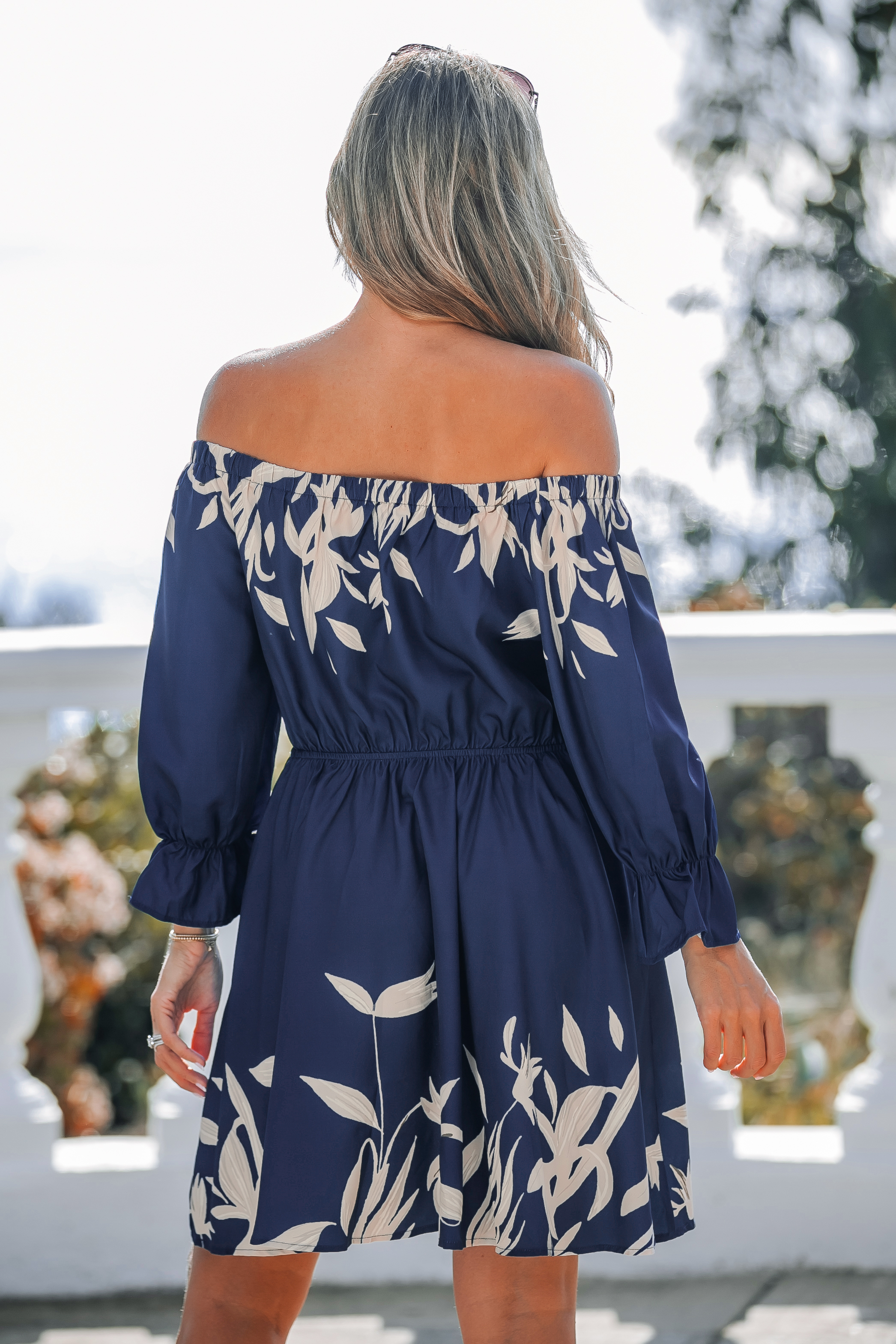 Robe mini à épaules dénudées marine