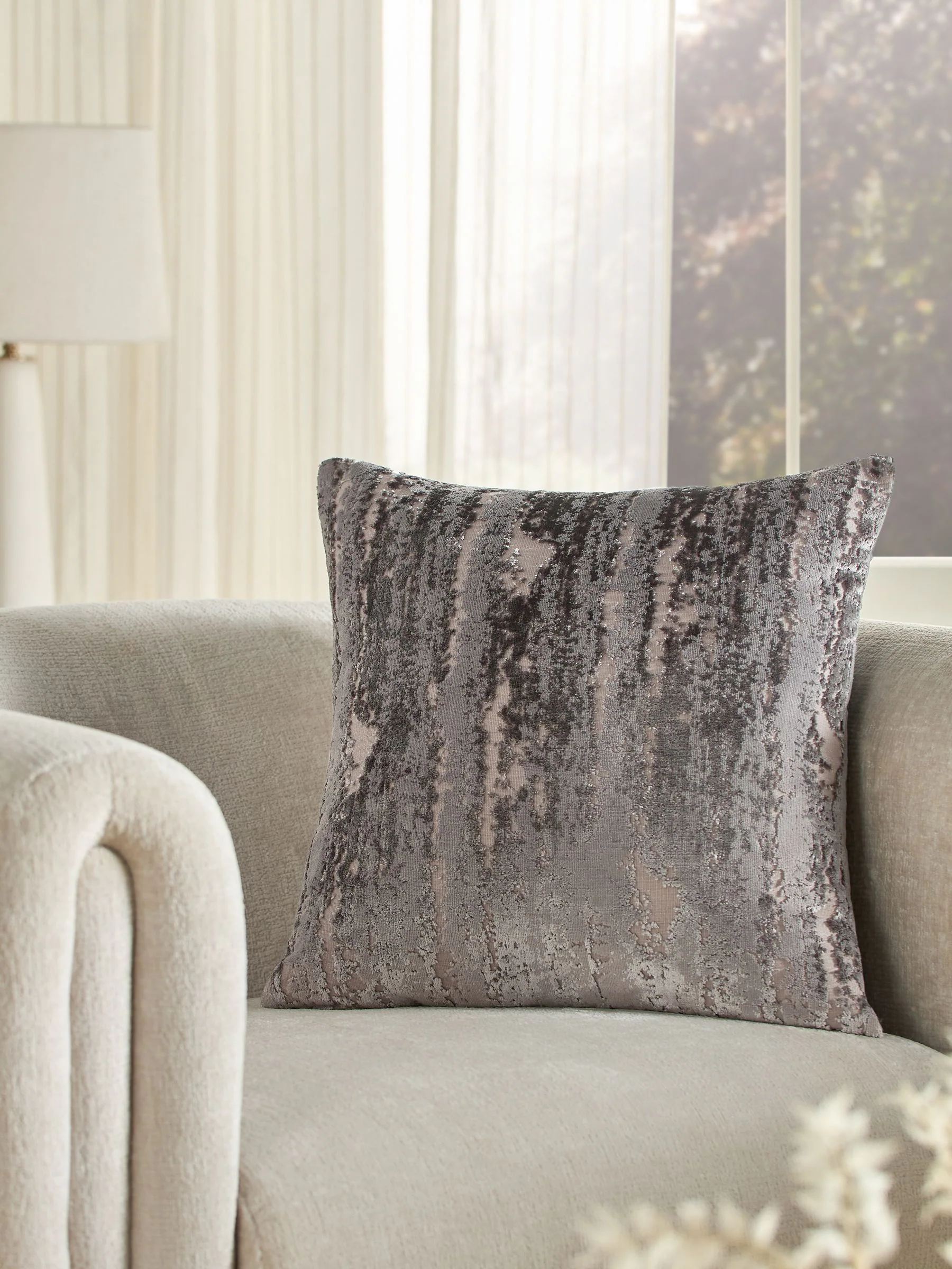 Collection Luxe Fem Chic Velvet Abstract Cushion