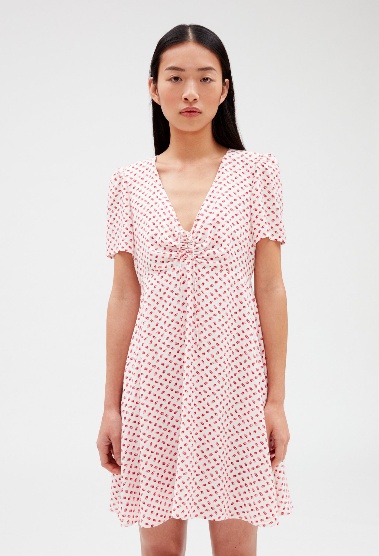 Robe courte evasee