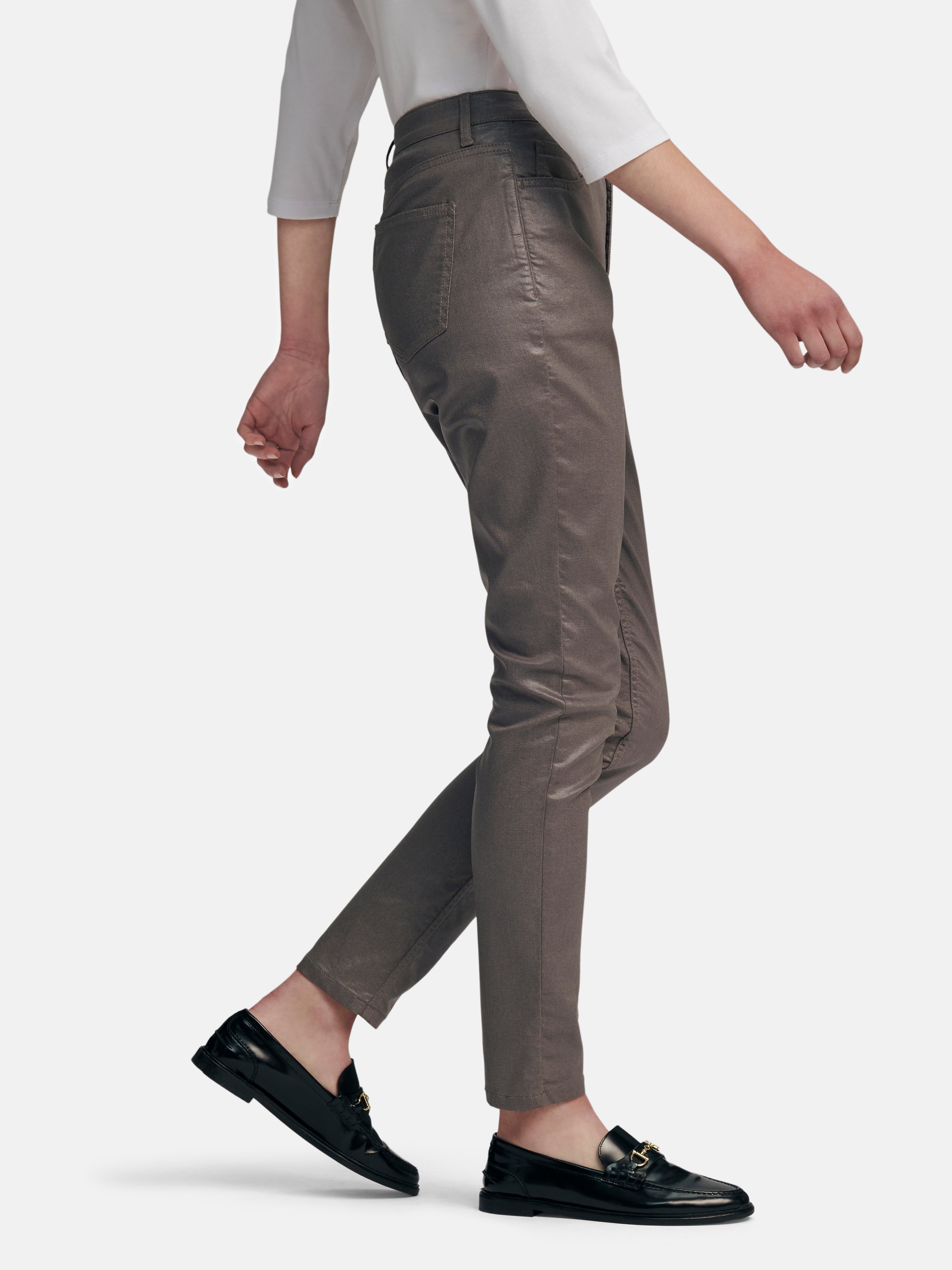 Jeans mit Glanzcoating