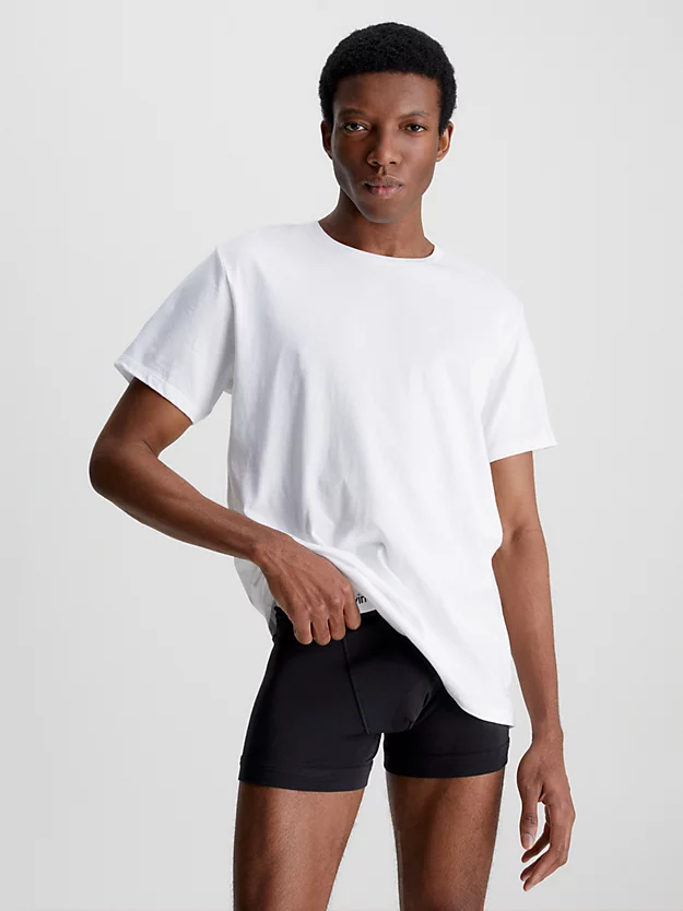 Pacote com 3 camisetas - Clássicas de algodão