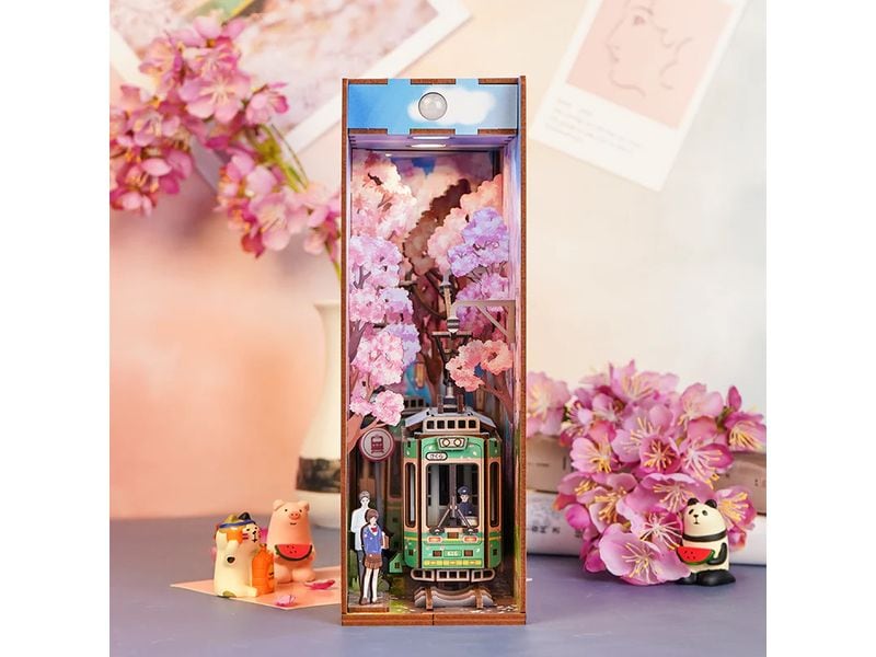 Tonecheer Bausatz Book Nook Sakura's Travel 3D-Modell aus lasergeschnittenen Holzteilen