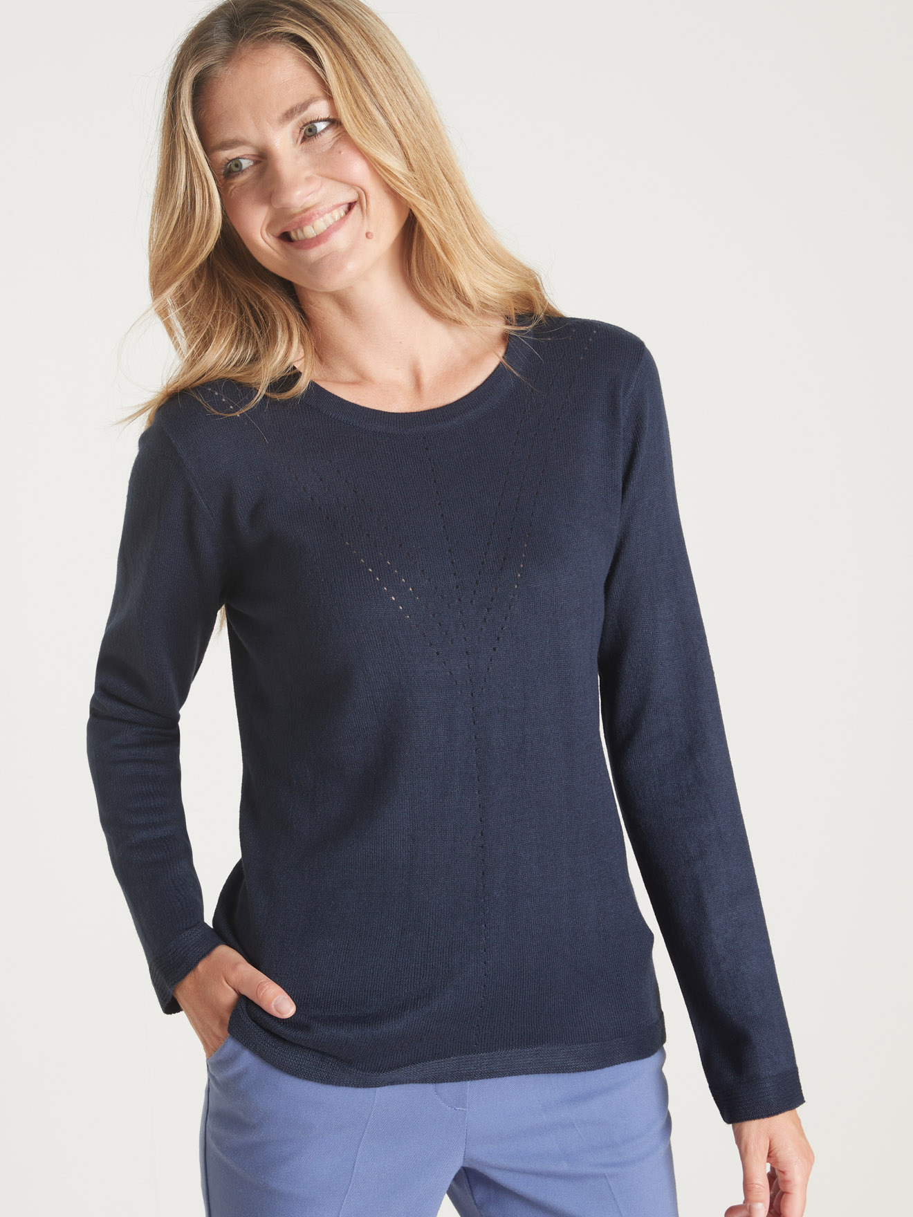 Pull encolure ronde avec jeu d'ajouré