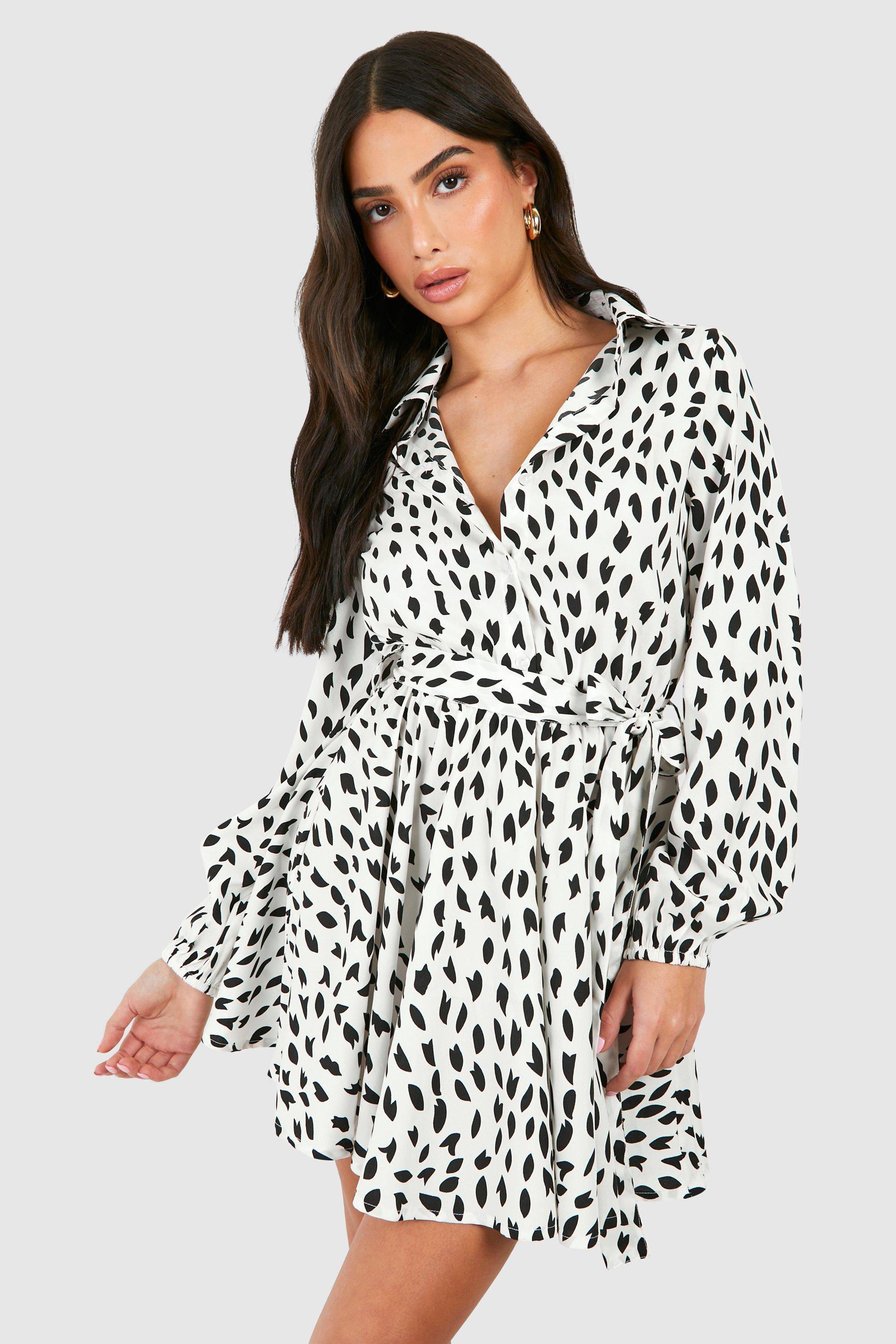 boohoo Robe Patineuse Chemise À Imprimé Maculé Petite Taille