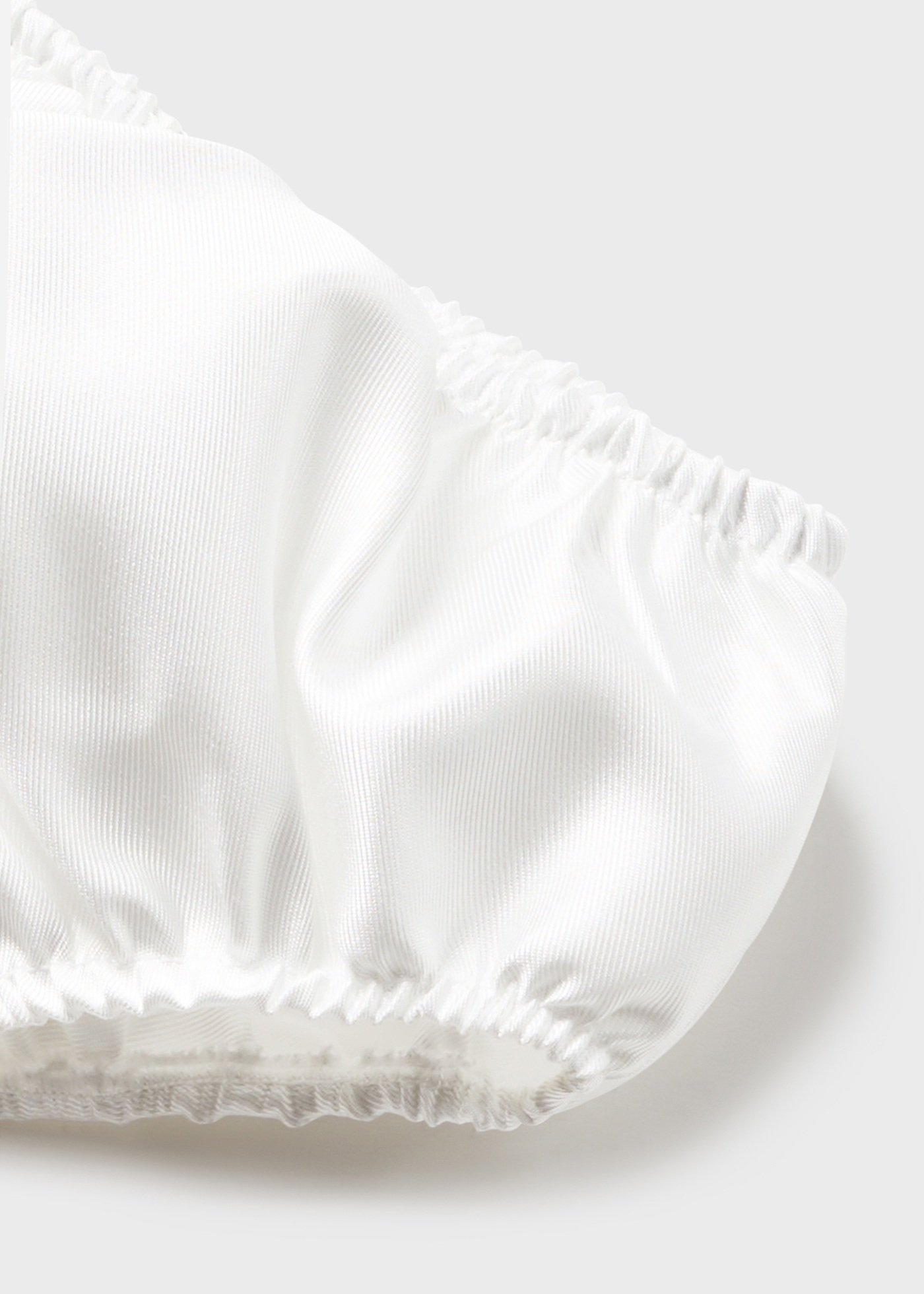 Vestido nude em mikado para recém-nascido com capa para fralda