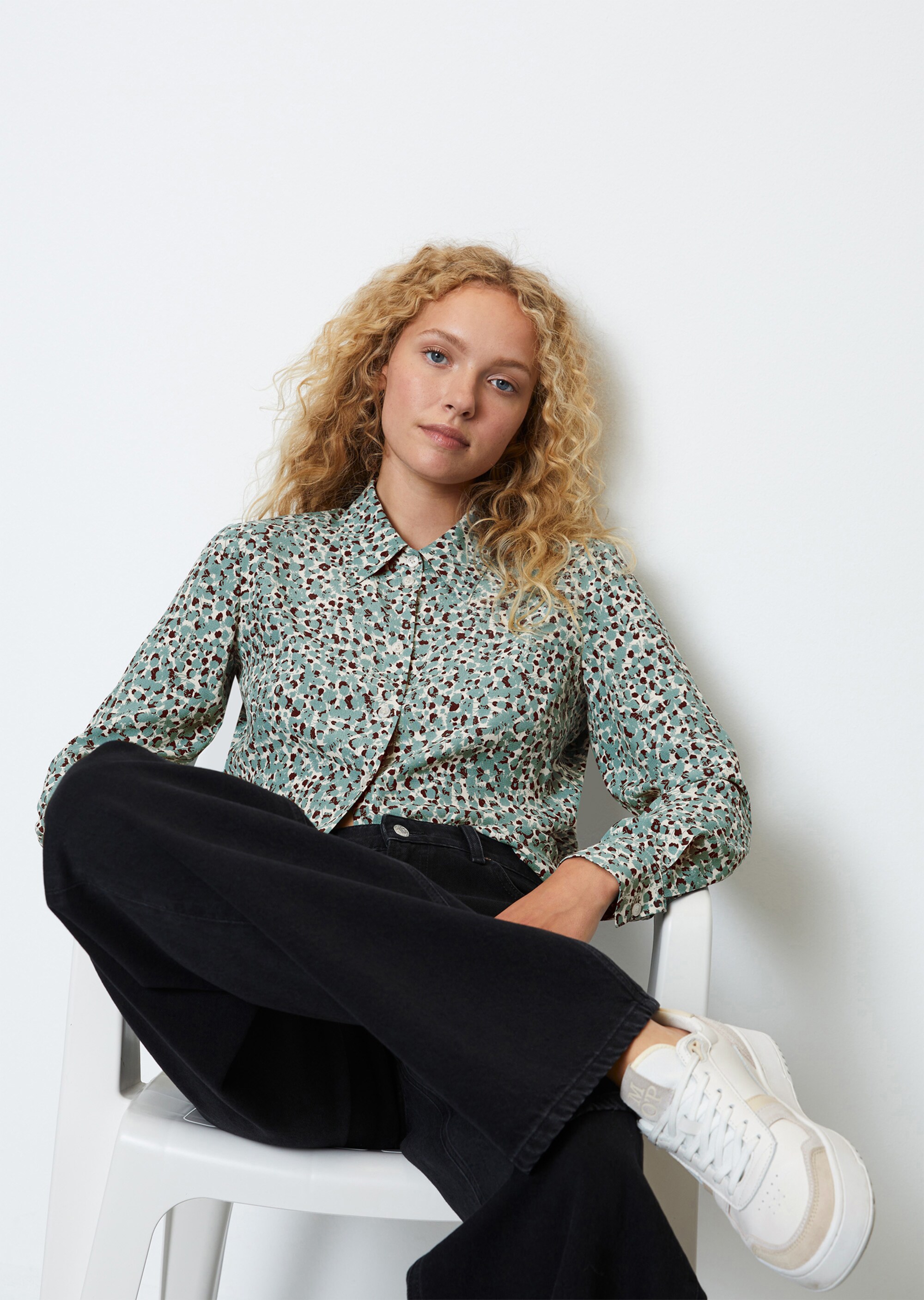 Gemusterte Bluse regular aus Viskose-Crêpe von LENZING™ ECOVERO™