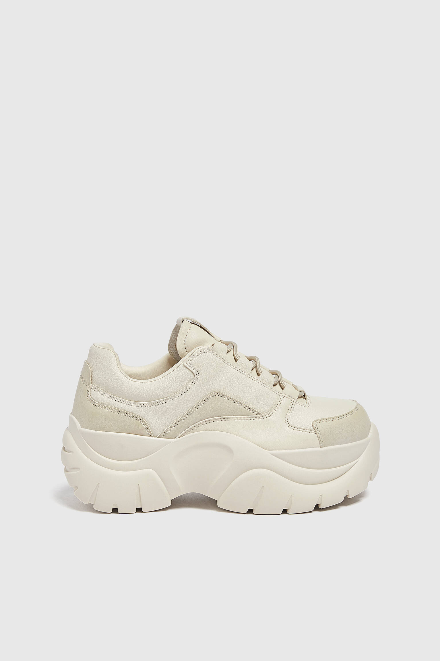 VOLUME DE BOTA ESPORTIVA - AREIA