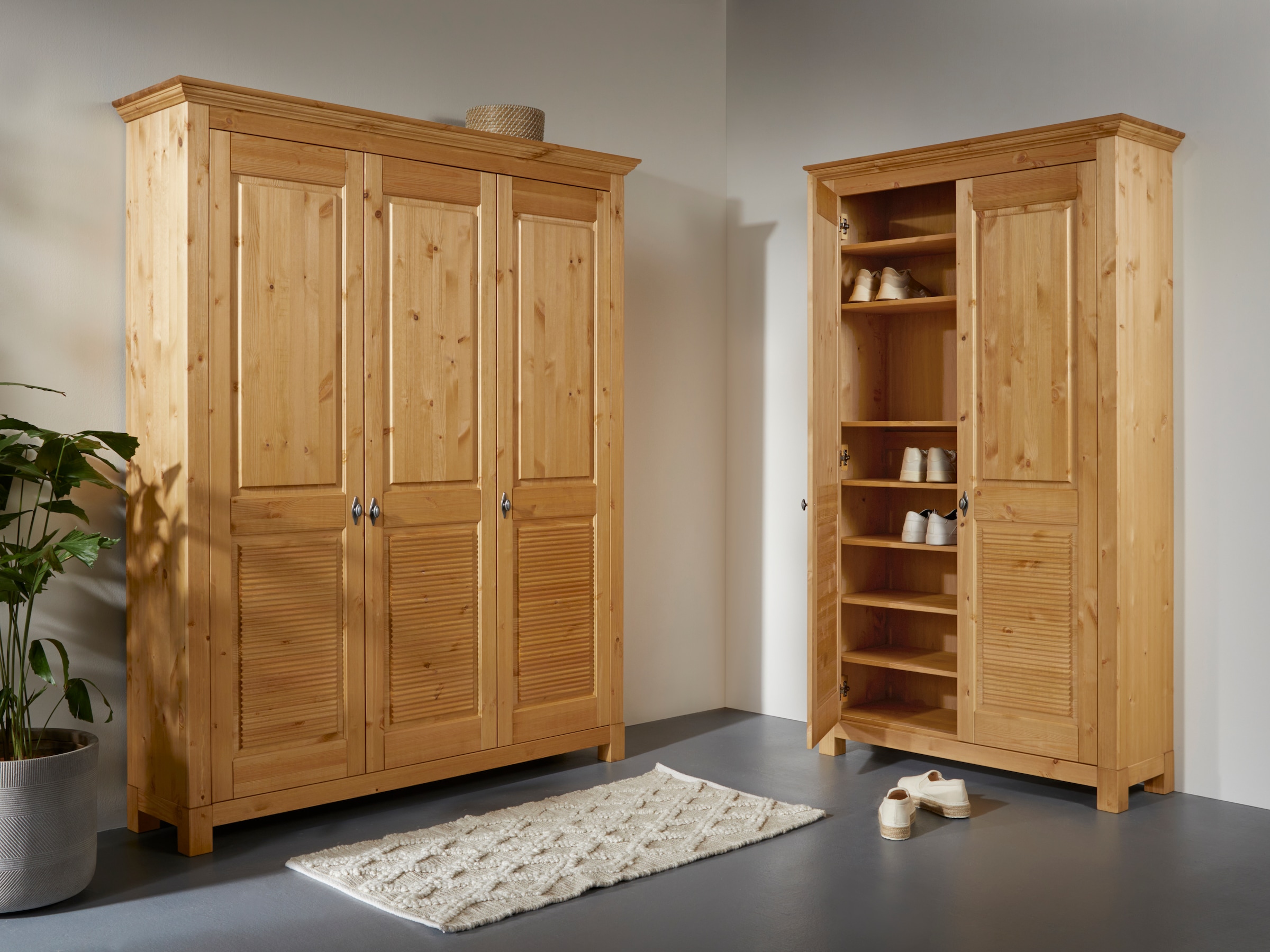 Home affaire Schuhschrank »Rauna« aus massiver Kiefer, viel Stauraum