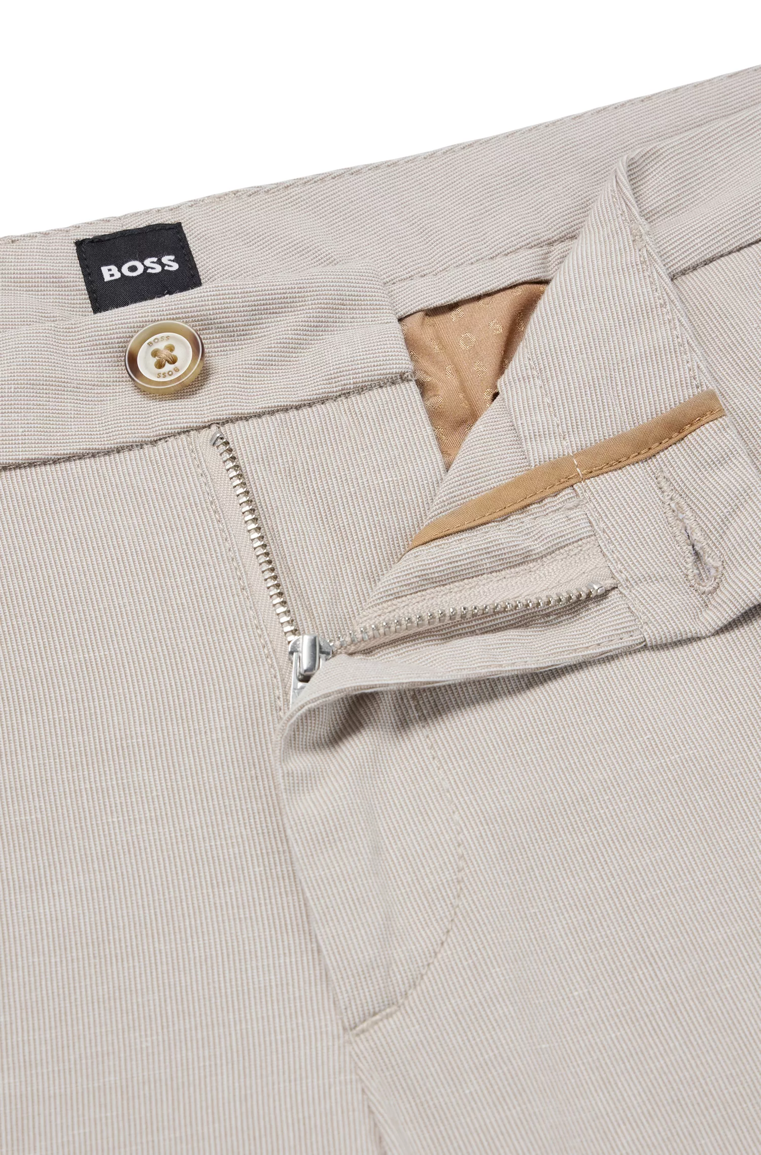 Calça BOSS preta de corte slim em mistura de algodão elástico com estampa.