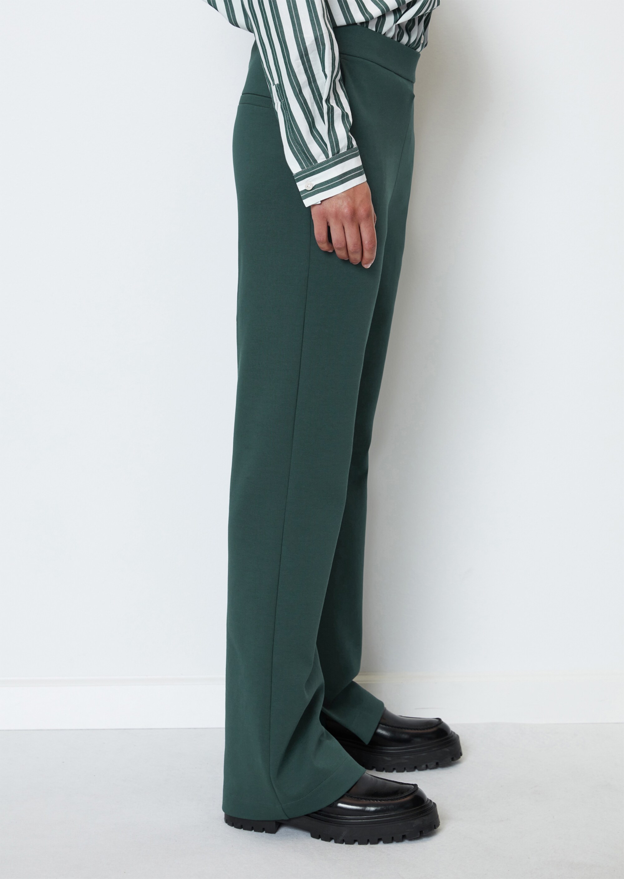 Jersey-Hose mit geschlitztem Saum regular aus Interlock-Qualität