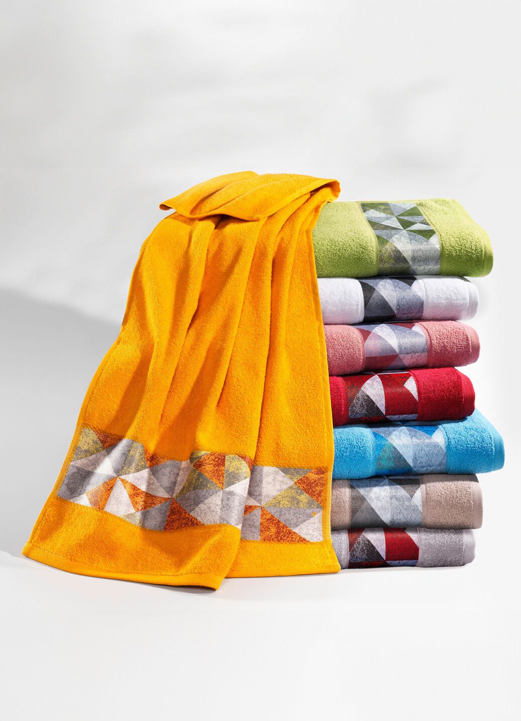 Schicke Frottier-Serie mit bedruckter Jacquard-Bordüre