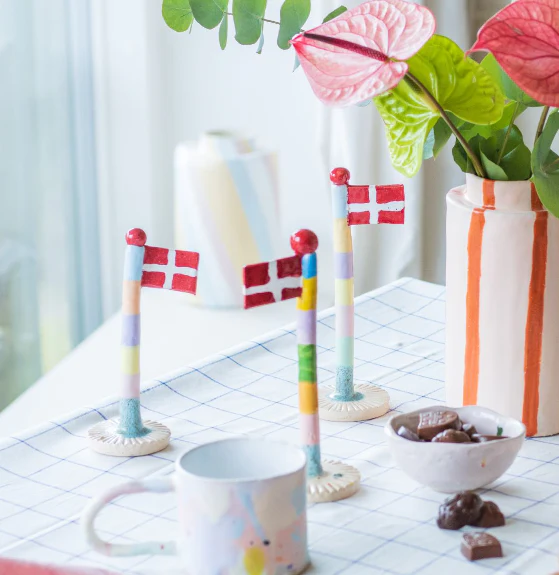 TheClayPlay  Gøgler pastel flag, assorteret - H14-18cm.