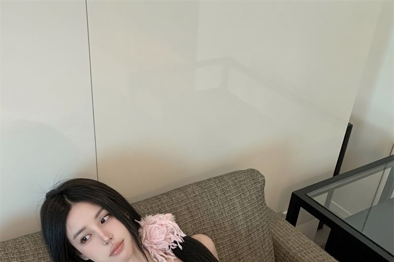 Flowerisque - Haltertop met dubbele rij knopen en kant