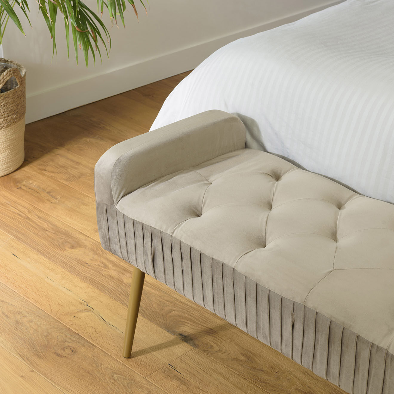 Macabane Banc de lit en velours Albane taupe - 103x40x53 cm