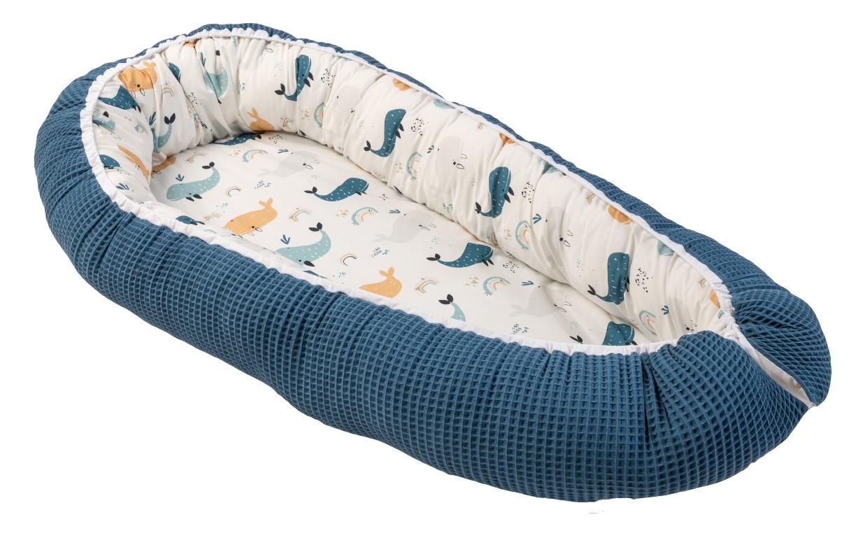 Babynest Cocoon Waffel-Motiv Blau Wale 55 x 95 cmGemütliches Babynest für Neugeborene, 100% Oekotex, Made in EU