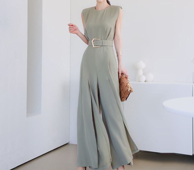 Yilda - Mouwloze jumpsuit met wijde pijpen en split