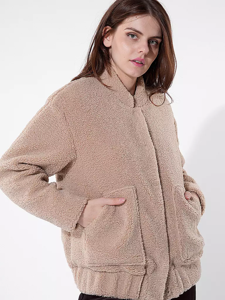 COMMA IDENTITY Jacke in Felloptik beige