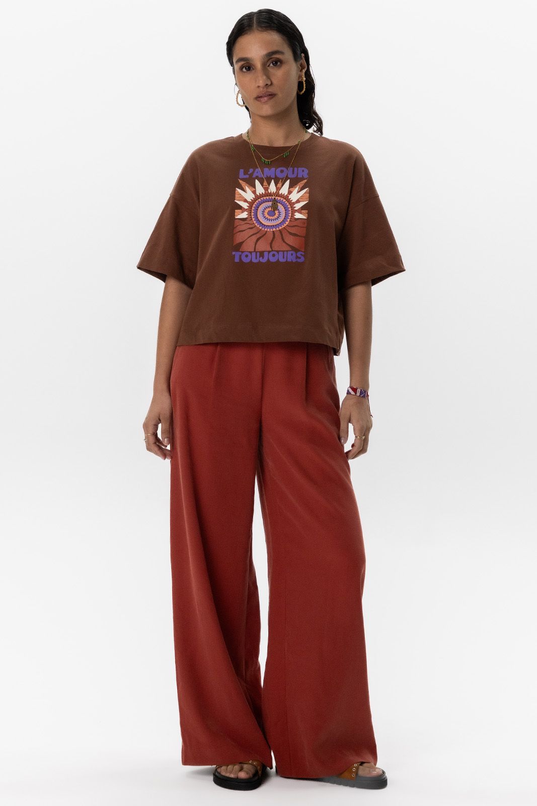 Donkerbruin cropped T-shirt met artwork