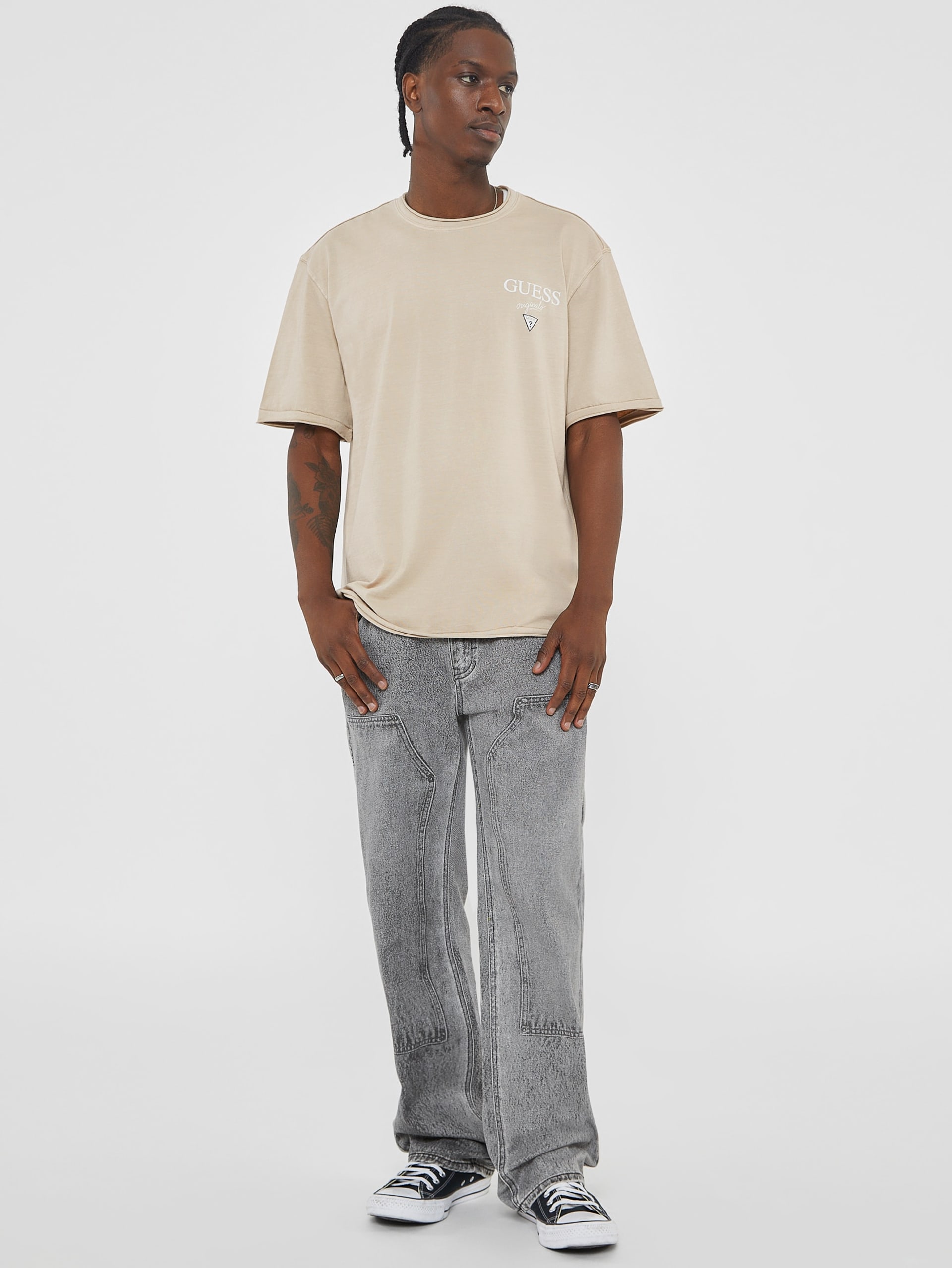 Camiseta GUESS Originals com Logo Empilhado