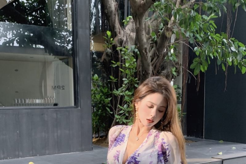 Strawolf - Maxi-A-lijnjurk met lange mouwen, V-hals, bloemenprint, strik aan de voorkant en split