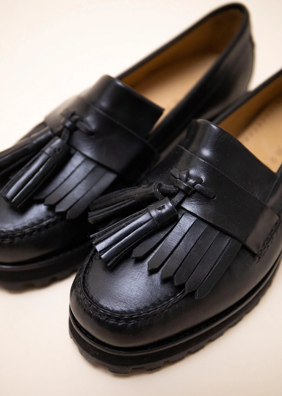 MOCASSIN LUG KILTIE TASSEL CUIR NOIR