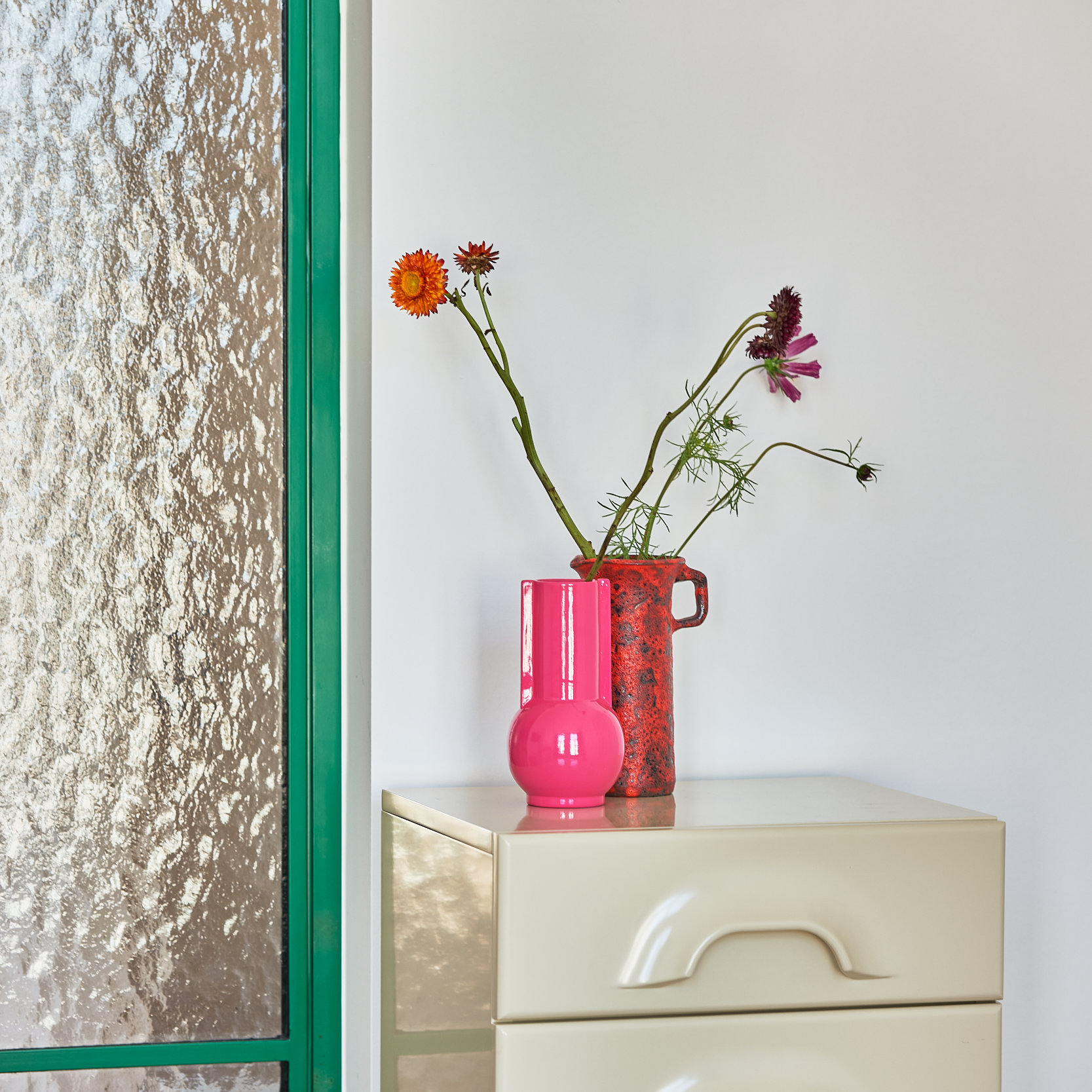 Vaas Ceramic Hot Pink